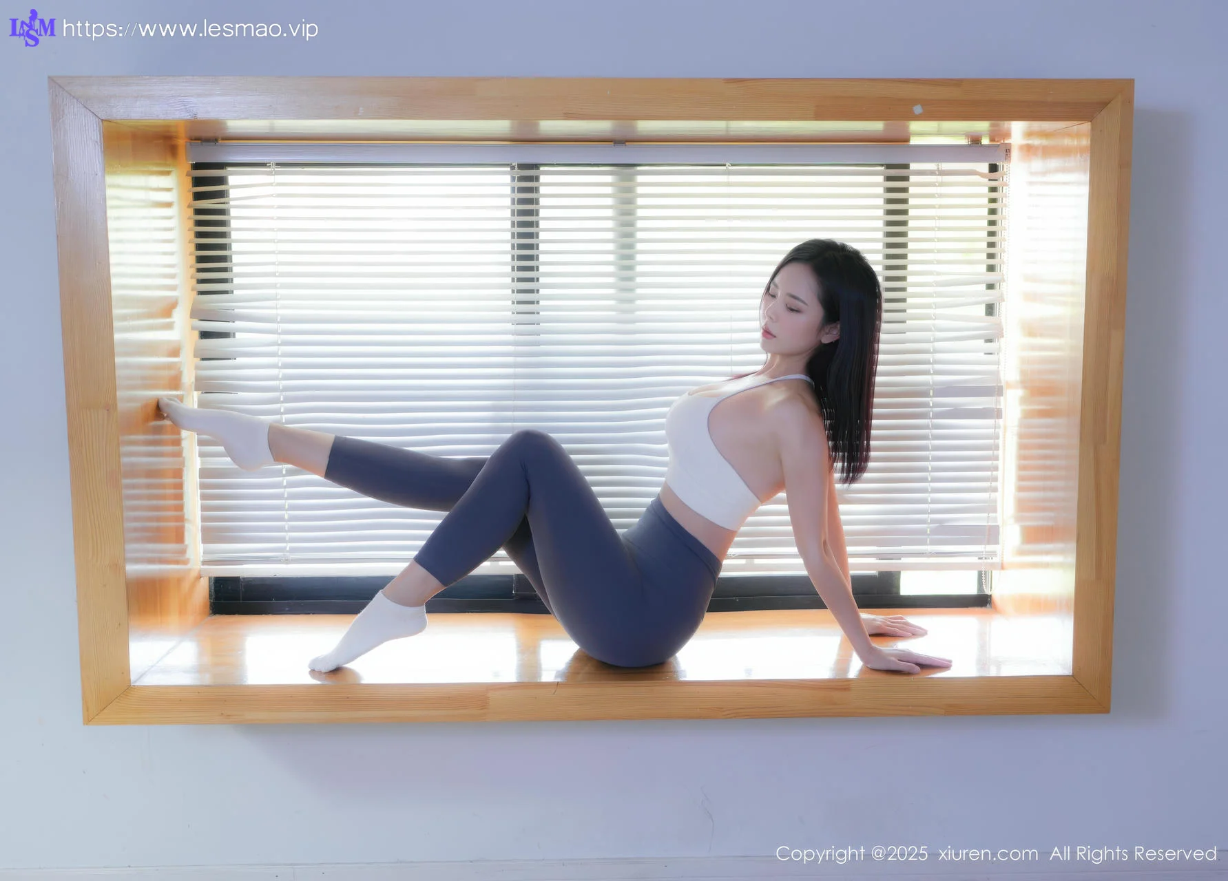 XiuRen 秀人 No.10595 玫瑰我爱你 白蓝瑜伽运动服 - 3