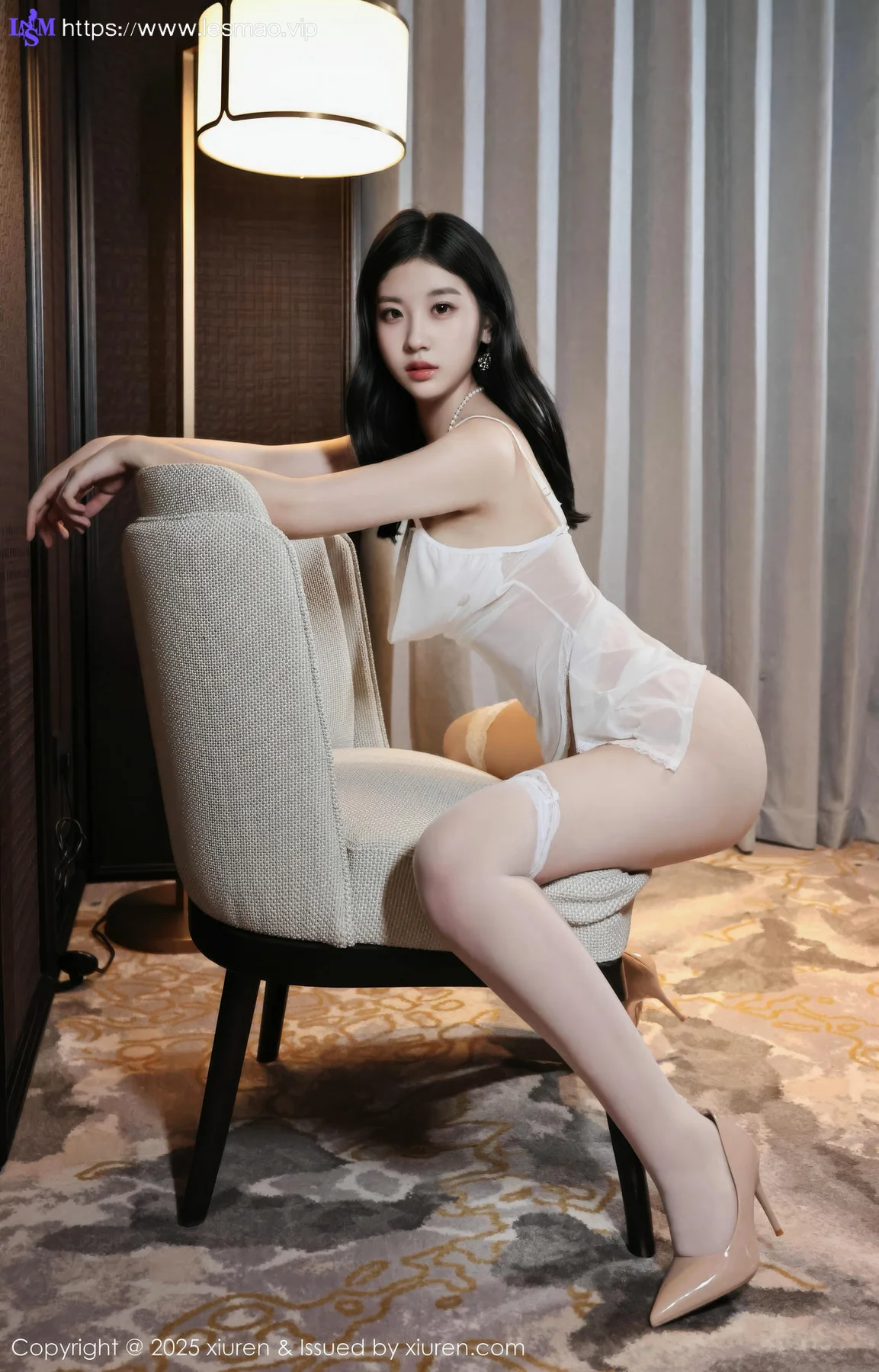 XiuRen 秀人 No.10609 小芭乐 白色睡裙白色丝袜 - 2
