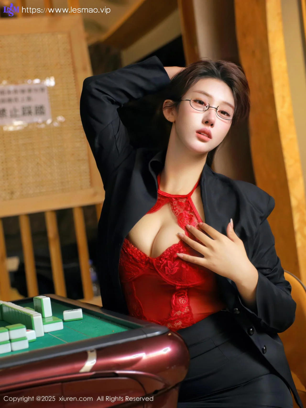 XiuRen 秀人 No.10614 金允希Yuki 西服红色情趣内衣 - 1