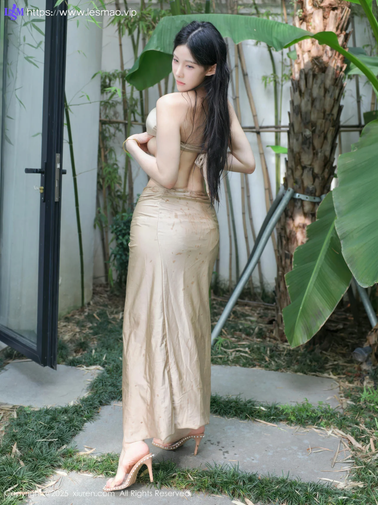 XiuRen 秀人 No.10618 梨霜儿 户外金色泳衣 - 8