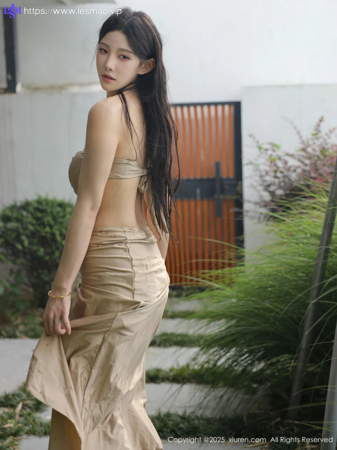 XiuRen 秀人 No.10618 梨霜儿 户外金色泳衣 - 10