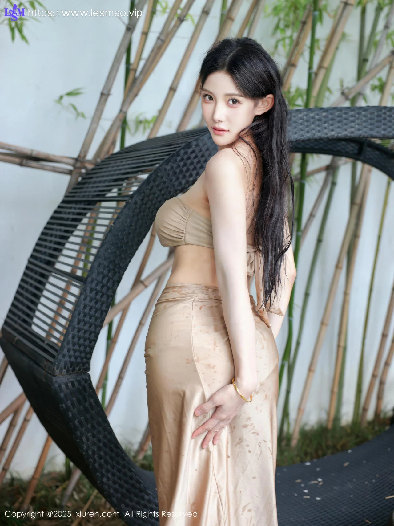 XiuRen 秀人 No.10618 梨霜儿 户外金色泳衣 - 2
