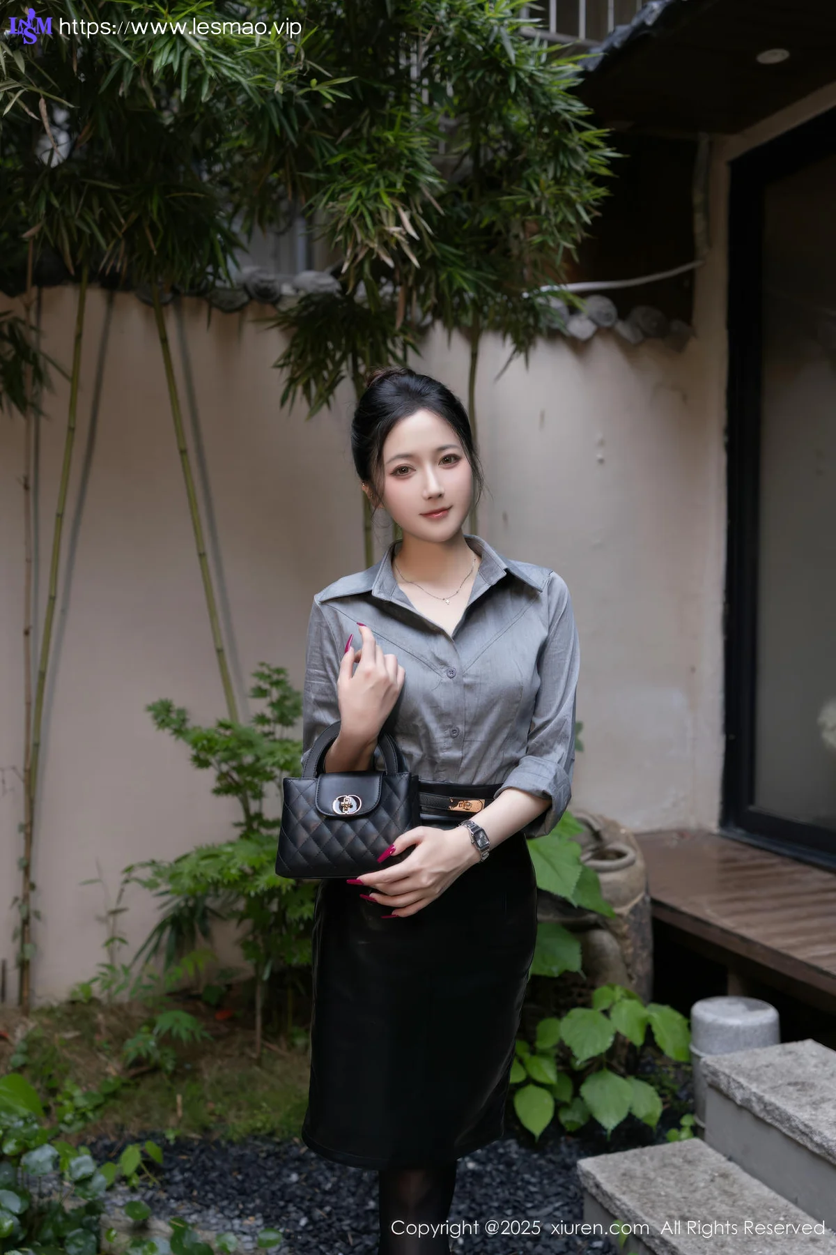 XiuRen 秀人 No.10635 鱼子酱Fish 灰色衬衫魅惑黑丝 - 2