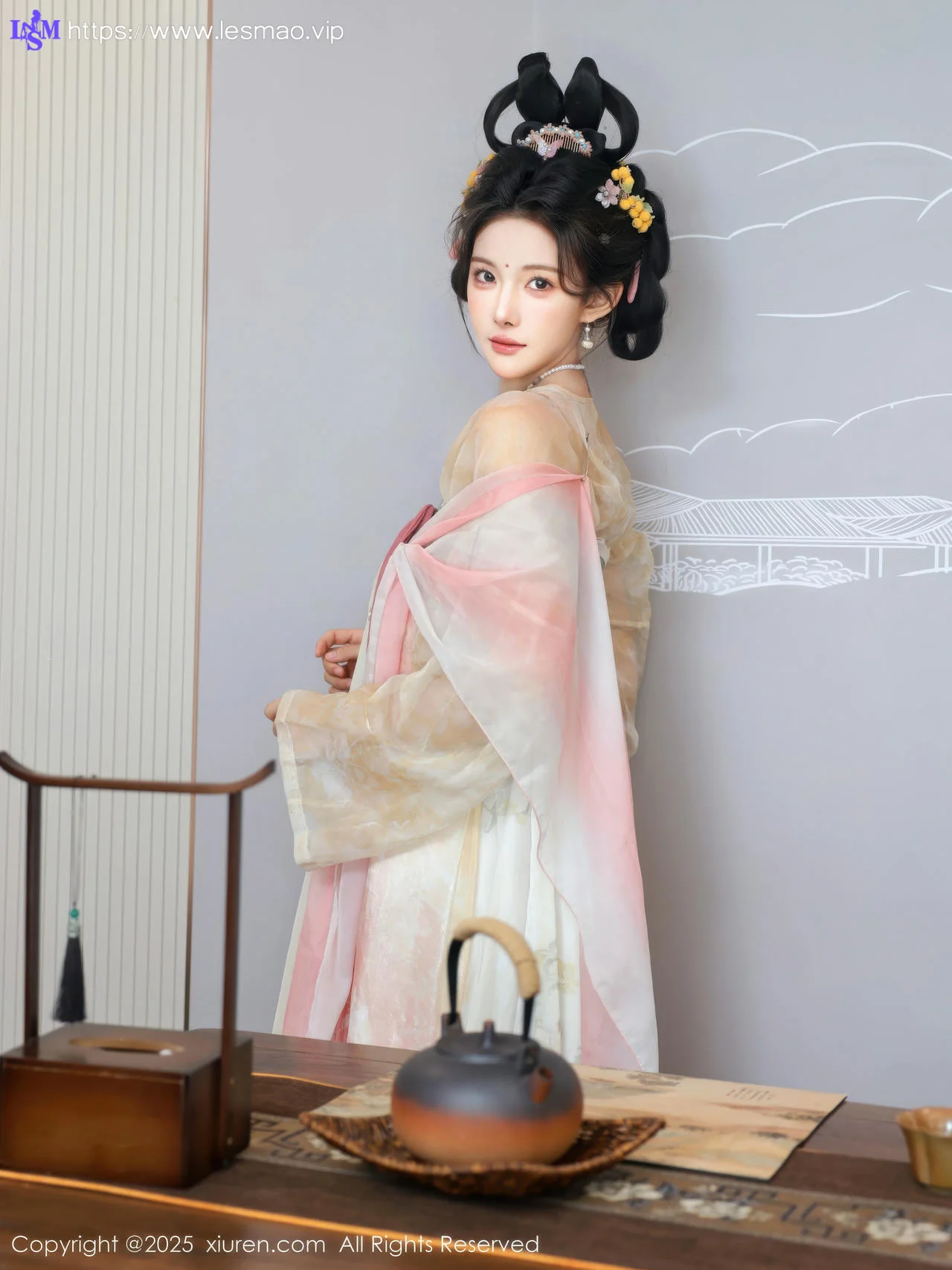 XiuRen 秀人 No.10645 梨霜儿 浅色古装服饰拍摄 - 9