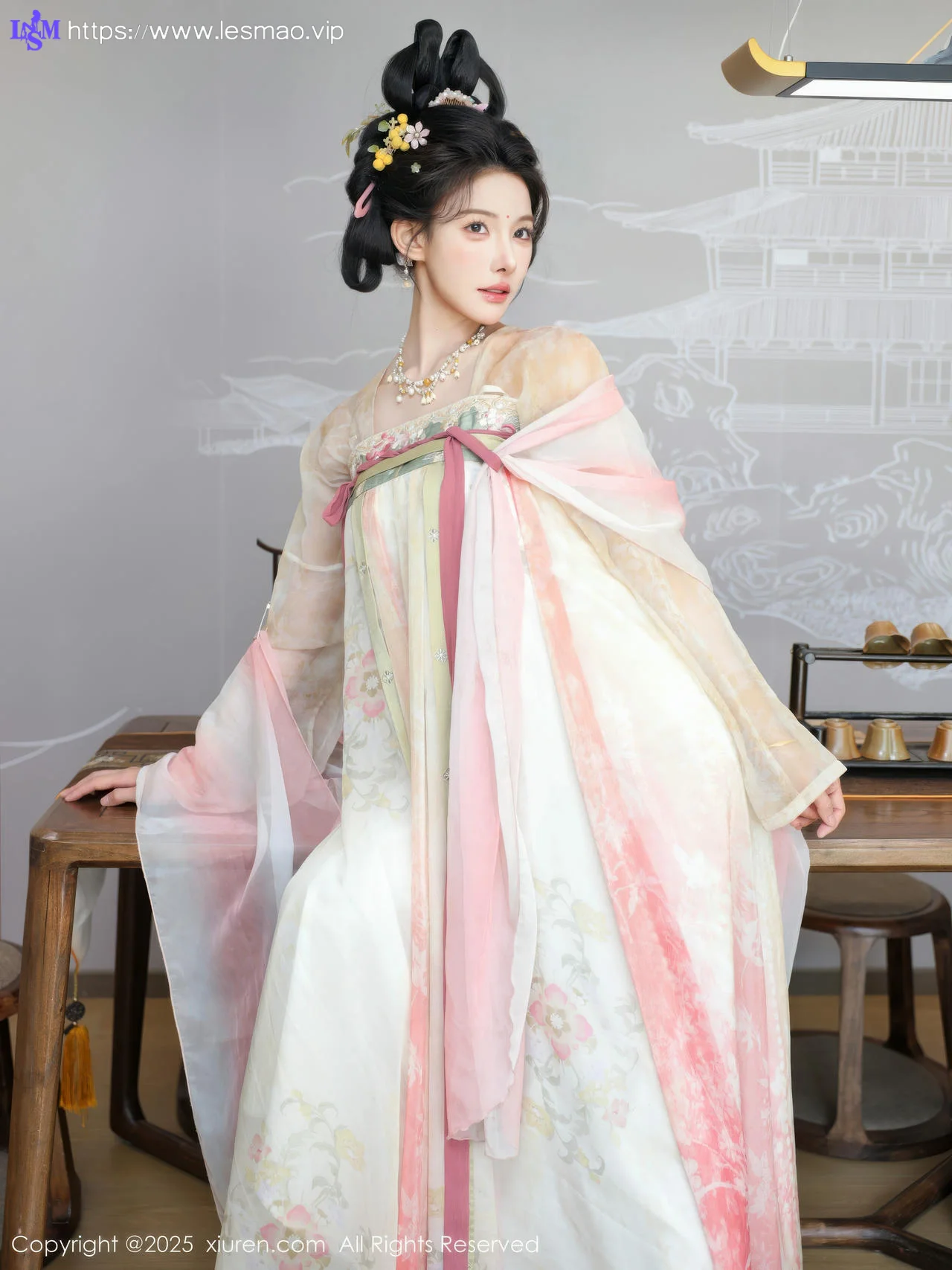 XiuRen 秀人 No.10645 梨霜儿 浅色古装服饰拍摄 - 3