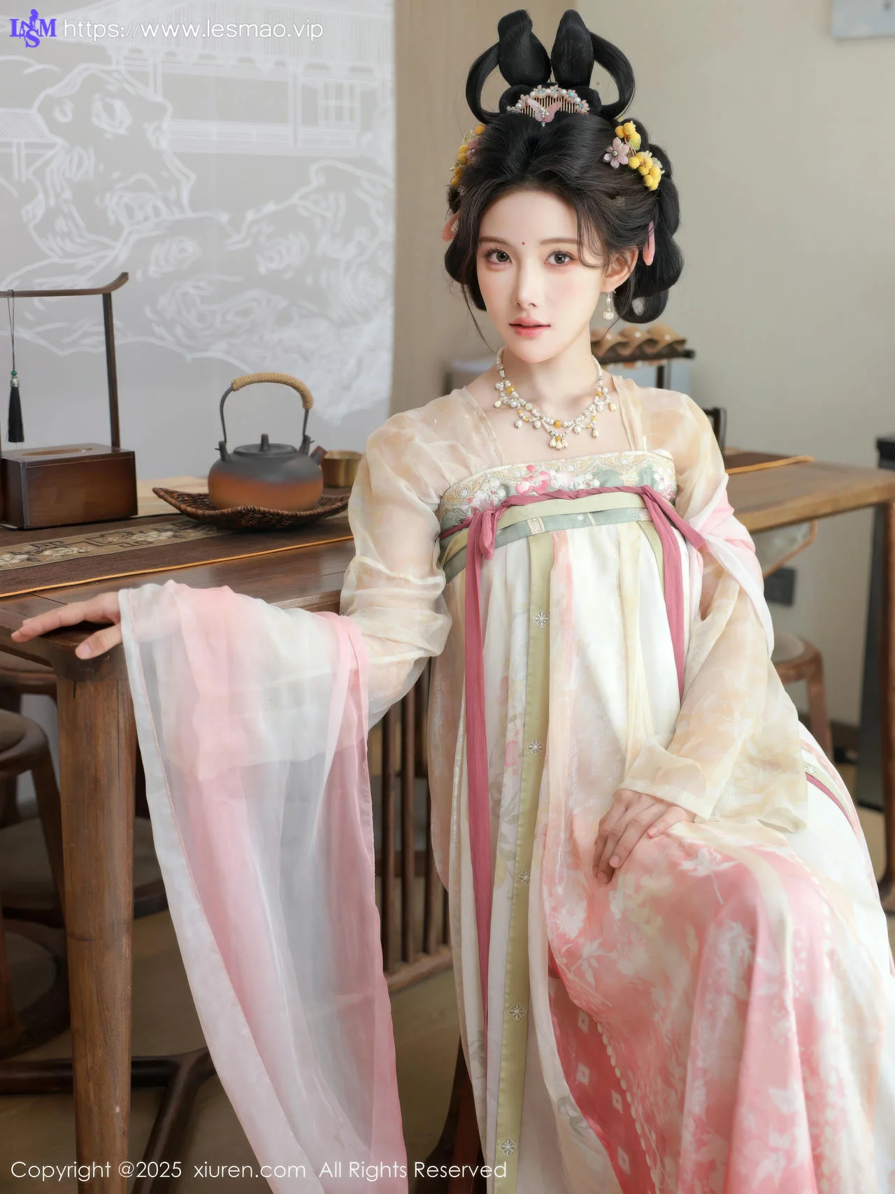XiuRen 秀人 No.10645 梨霜儿 浅色古装服饰拍摄 - 6