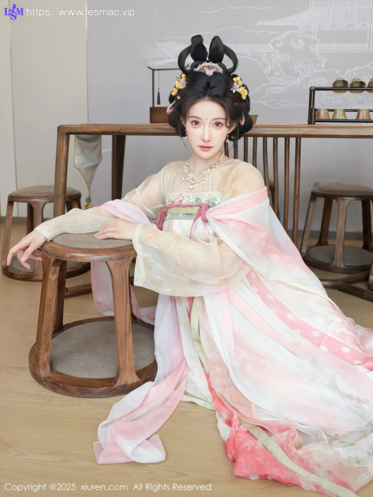 XiuRen 秀人 No.10645 梨霜儿 浅色古装服饰拍摄 - 4
