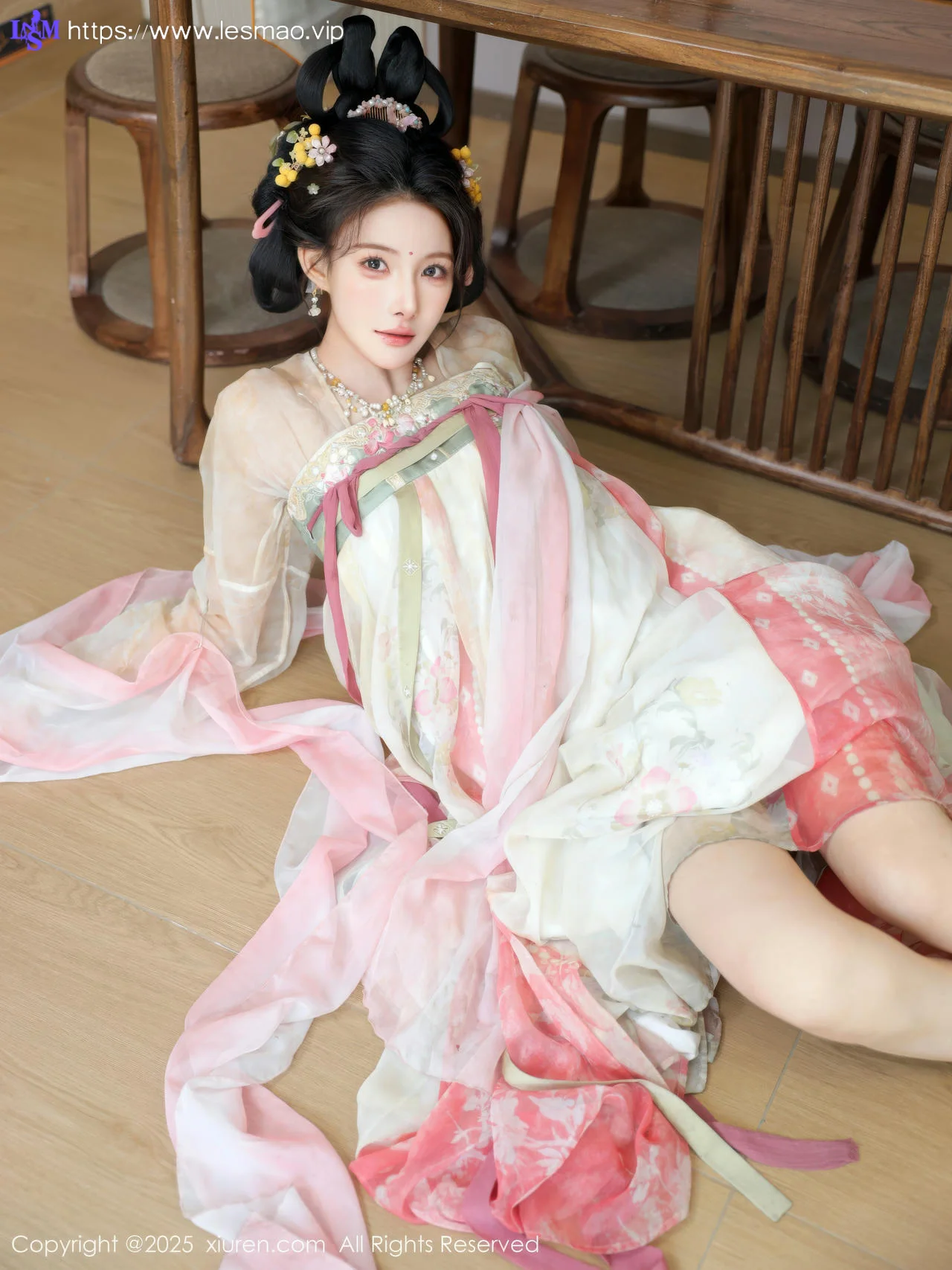 XiuRen 秀人 No.10645 梨霜儿 浅色古装服饰拍摄 - 4