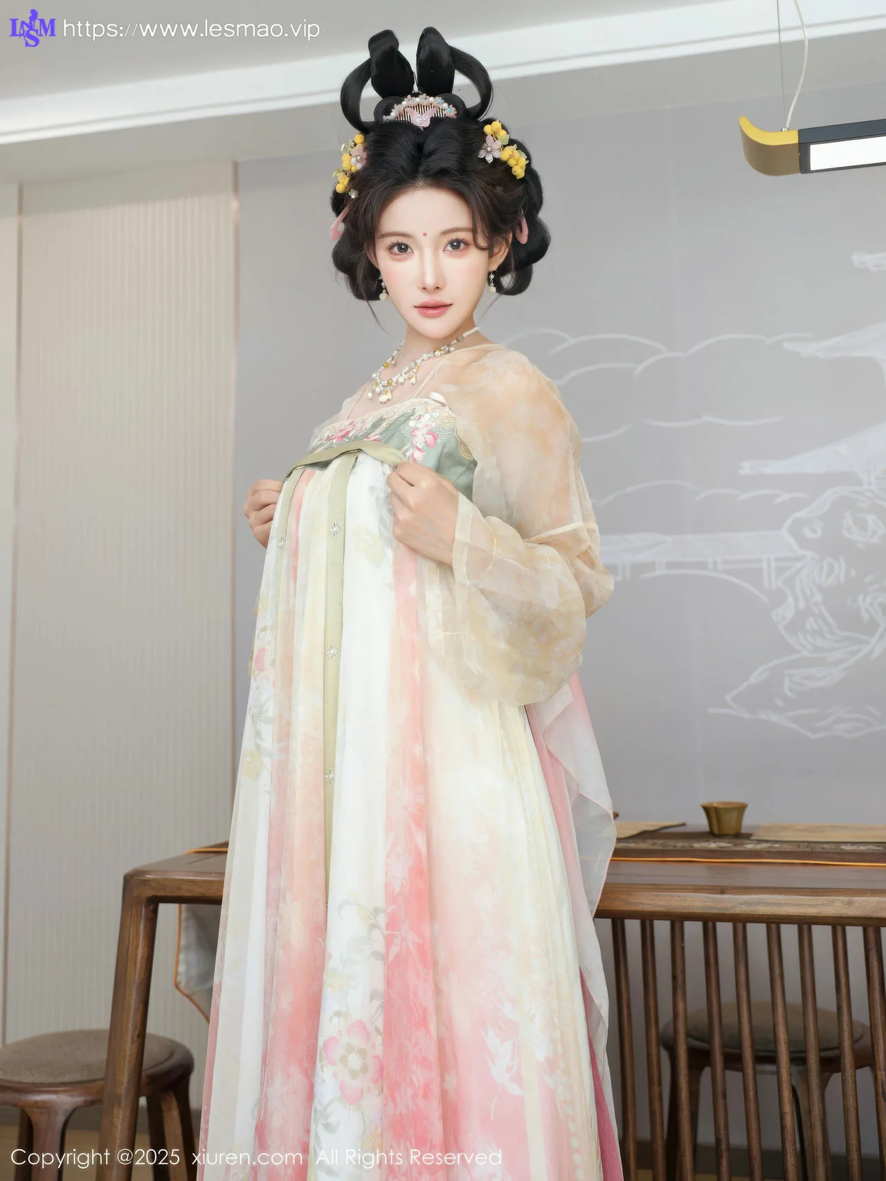 XiuRen 秀人 No.10645 梨霜儿 浅色古装服饰拍摄 - 3
