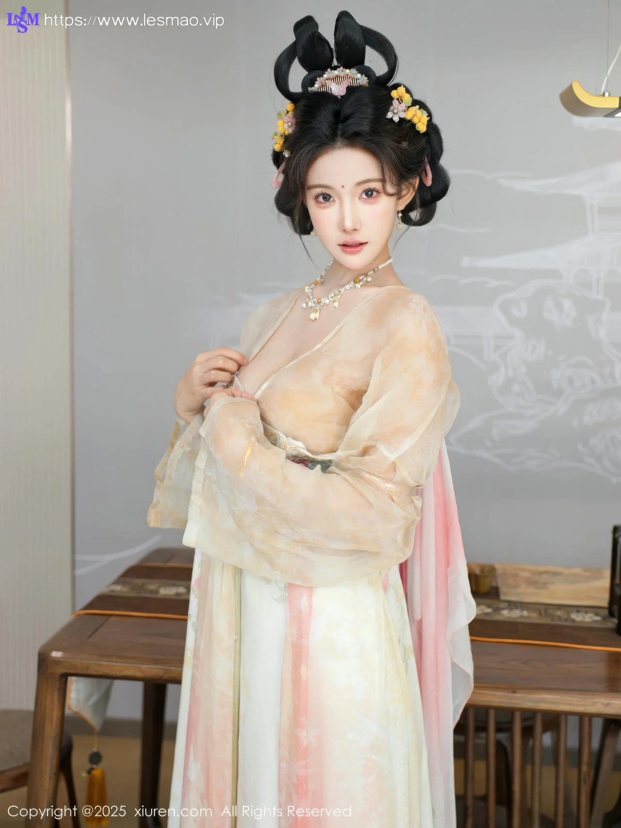 XiuRen 秀人 No.10645 梨霜儿 浅色古装服饰拍摄 - 7