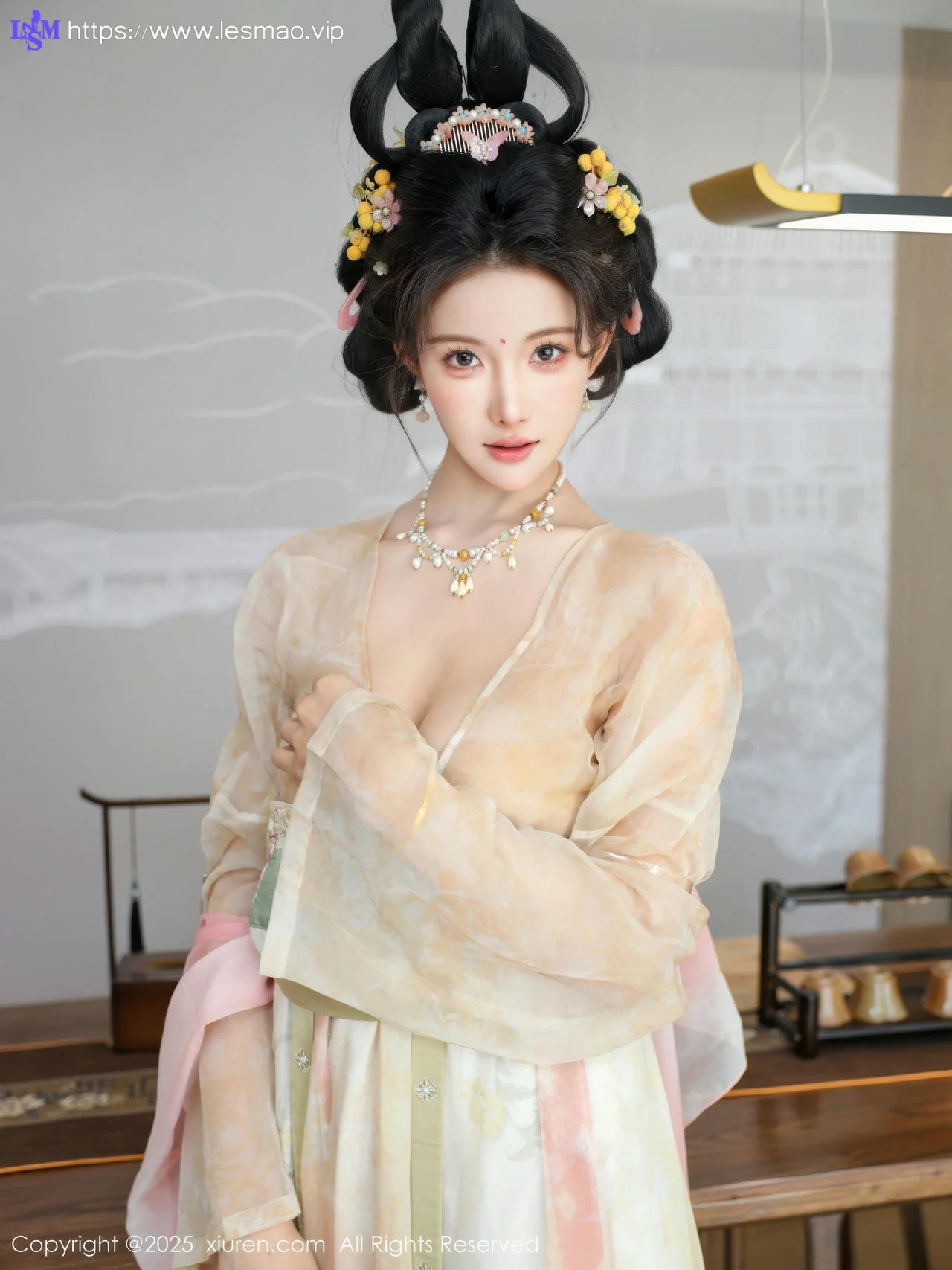 XiuRen 秀人 No.10645 梨霜儿 浅色古装服饰拍摄 - 8