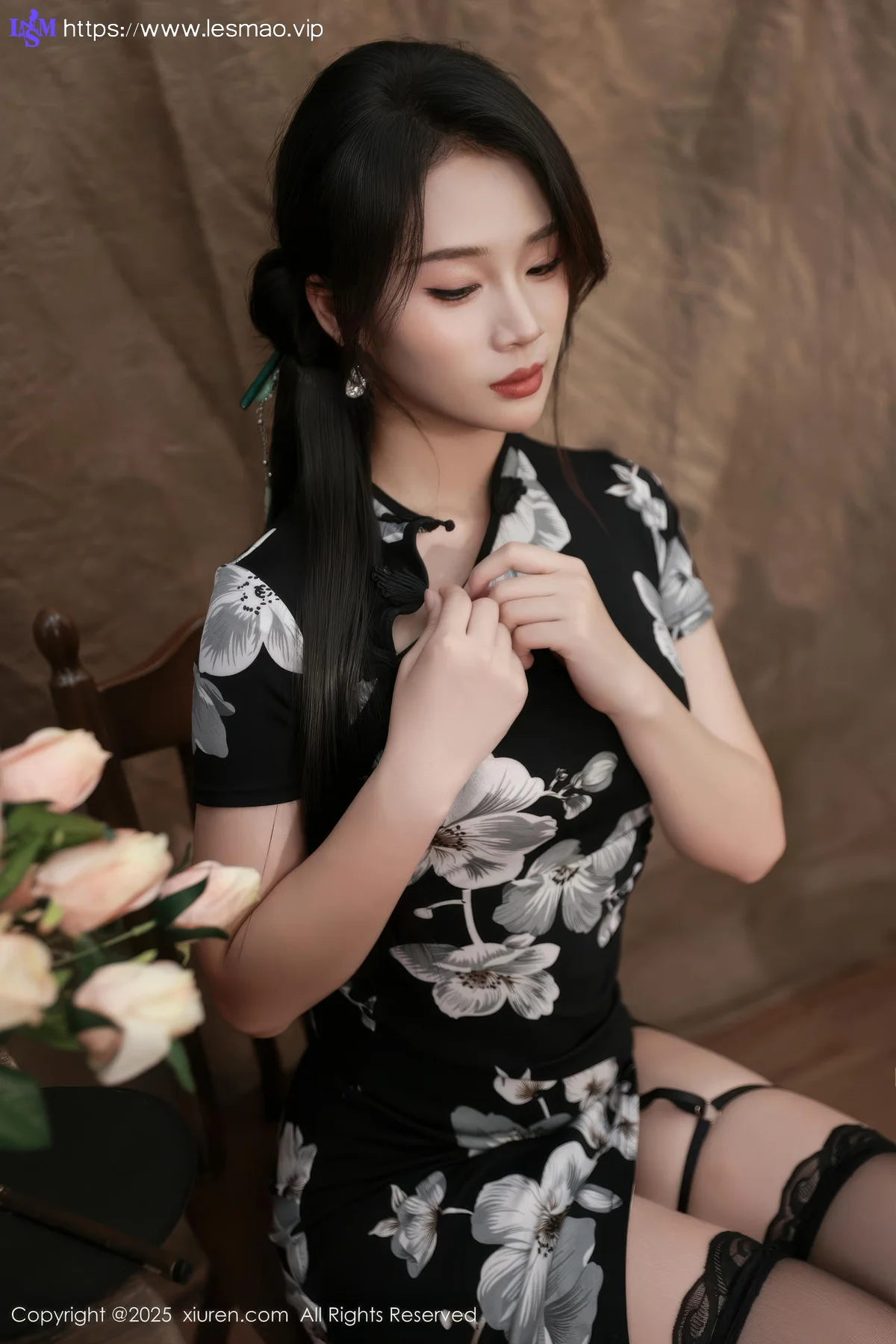 XiuRen 秀人 No.10655 南乔 黑色旗袍紫色情趣内衣 - 4