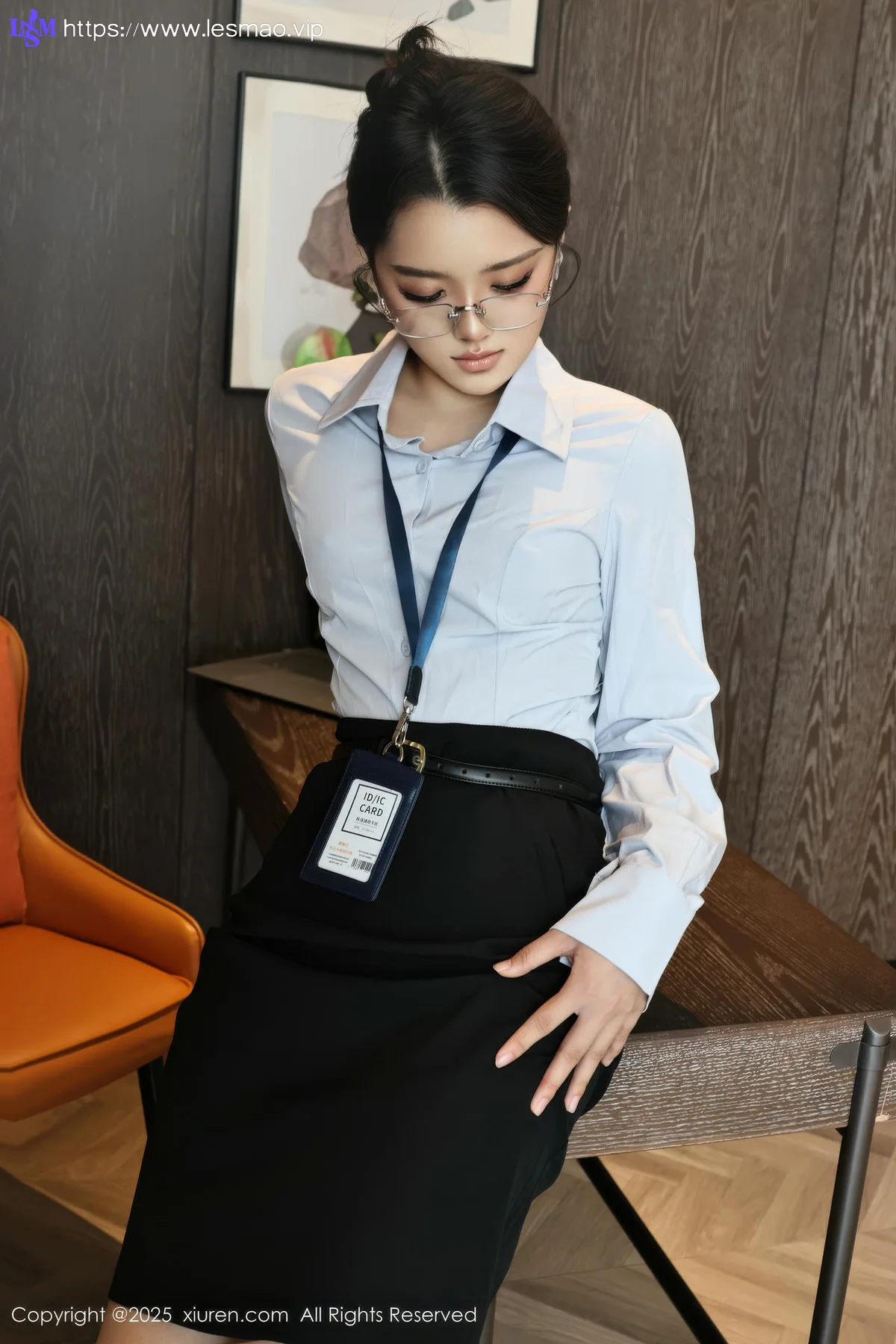 XiuRen 秀人 No.10674 糯梨子 性感OL服饰 - 1