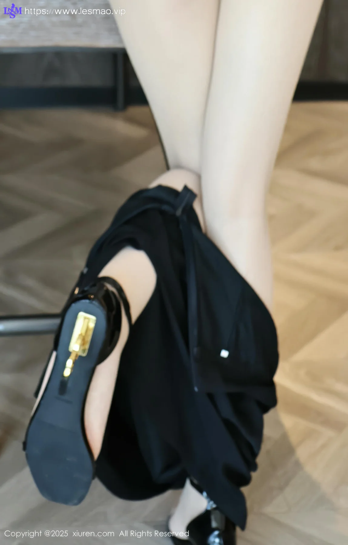 XiuRen 秀人 No.10674 糯梨子 性感OL服饰 - 5