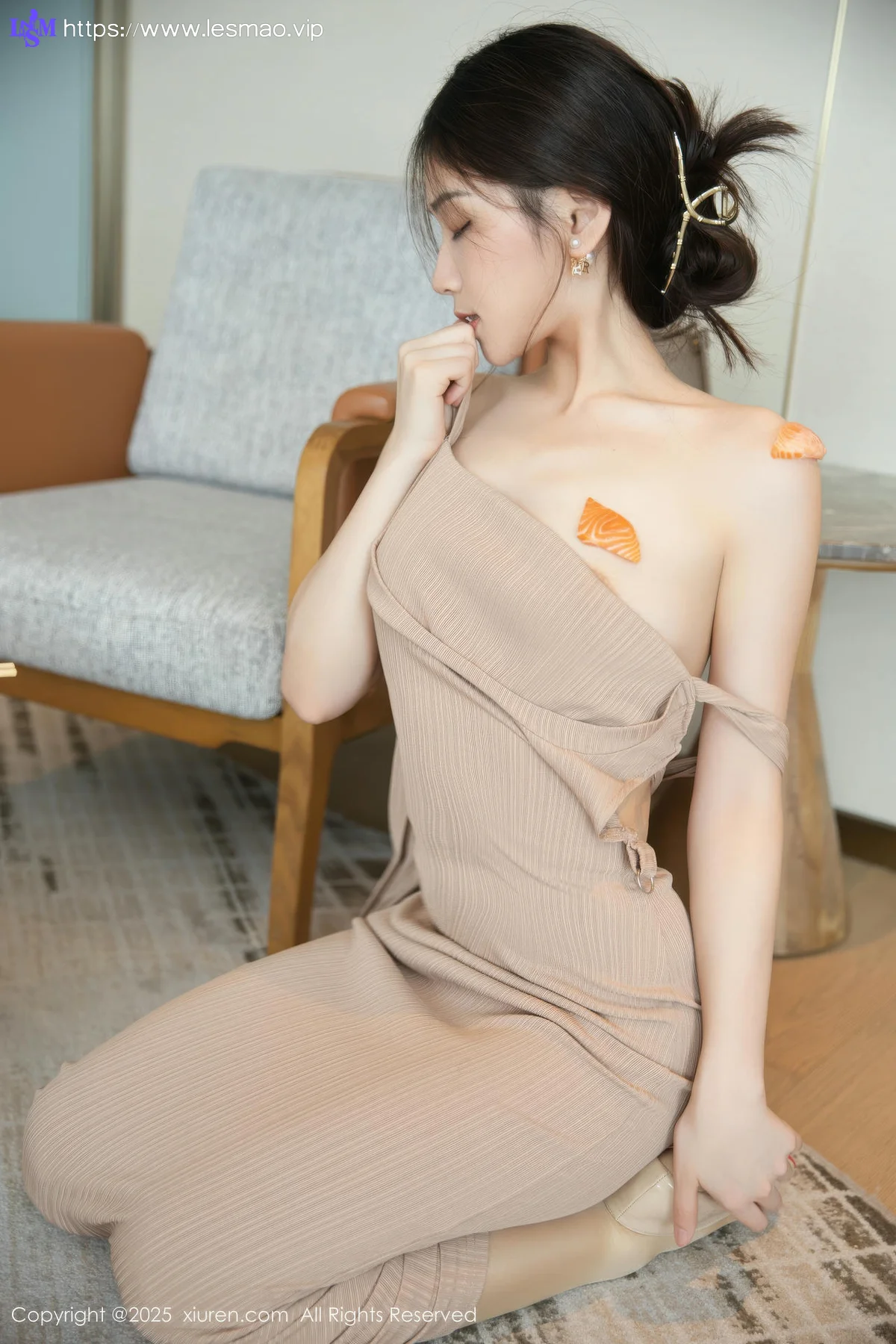 XiuRen 秀人 No.10678 刘婷婷 肉色连衣裙 - 8