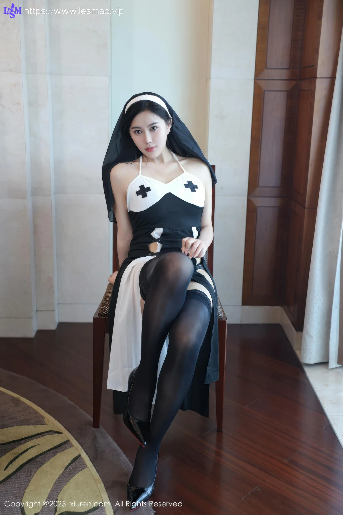 XiuRen 秀人 No.10690 白薇薇vcvc 性感黑白修女服饰 - 1