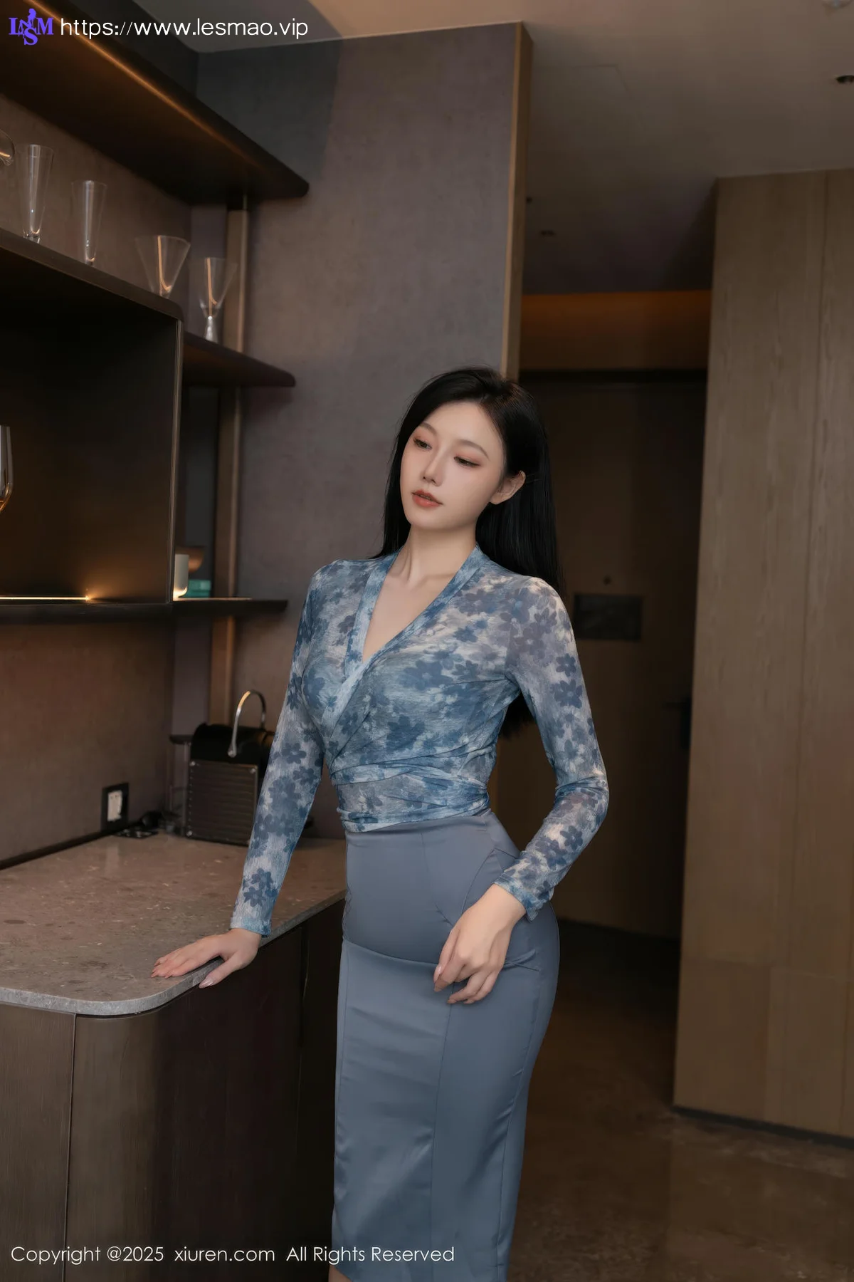 XiuRen 秀人 No.10693 安然anran  灰色长裙曼妙身姿 - 2