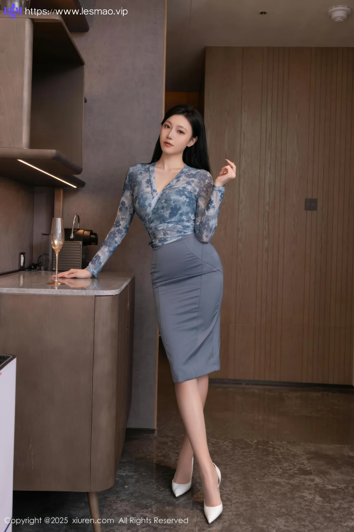 XiuRen 秀人 No.10693 安然anran  灰色长裙曼妙身姿 - 2