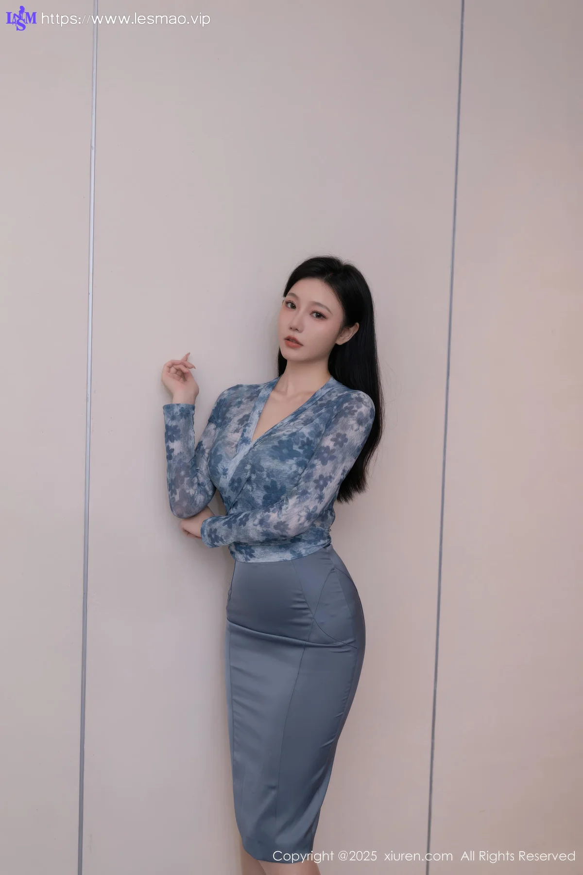 XiuRen 秀人 No.10693 安然anran  灰色长裙曼妙身姿 - 3