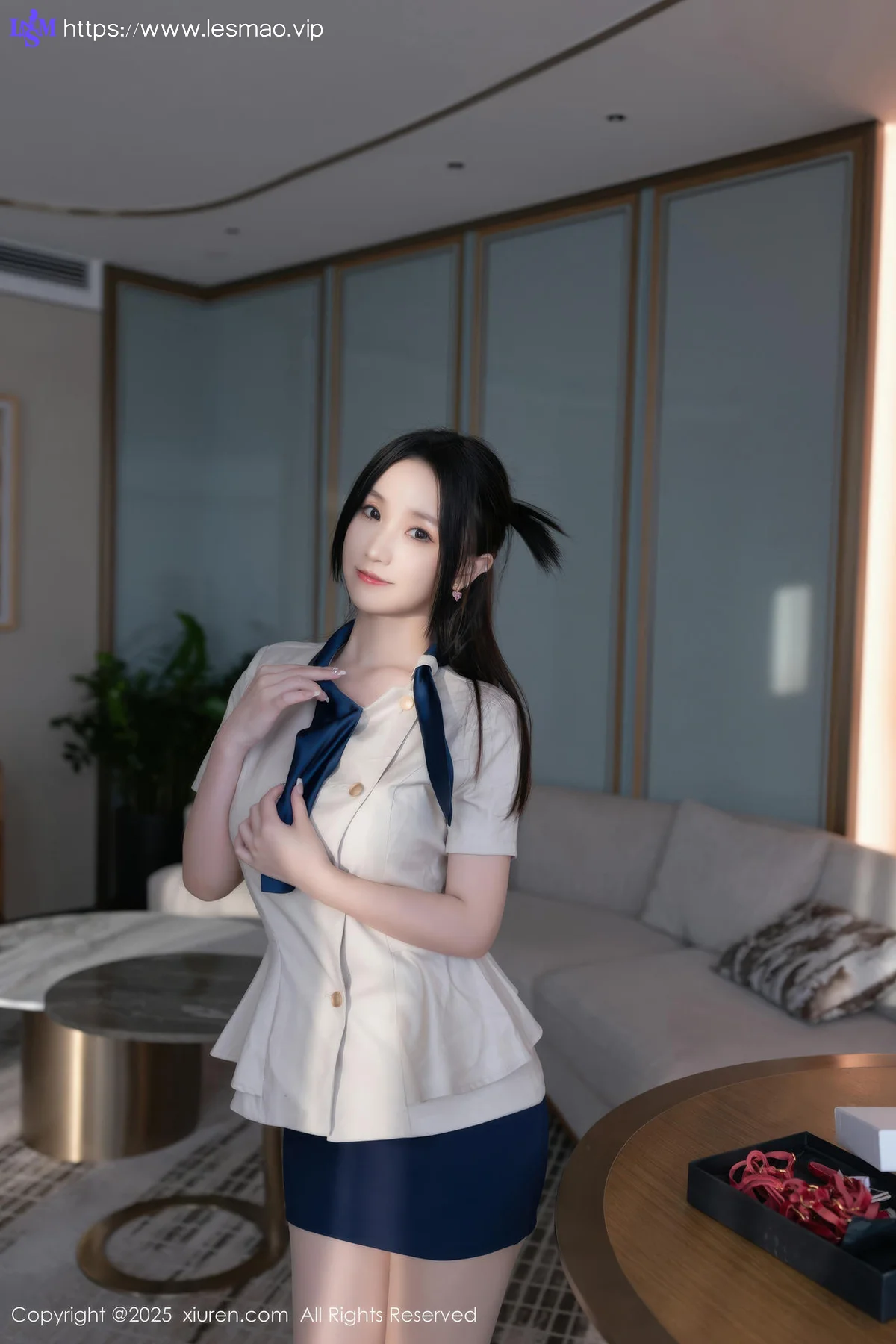 XiuRen 秀人 No.10697 杏子Yada 诱人肉色丝袜 - 5
