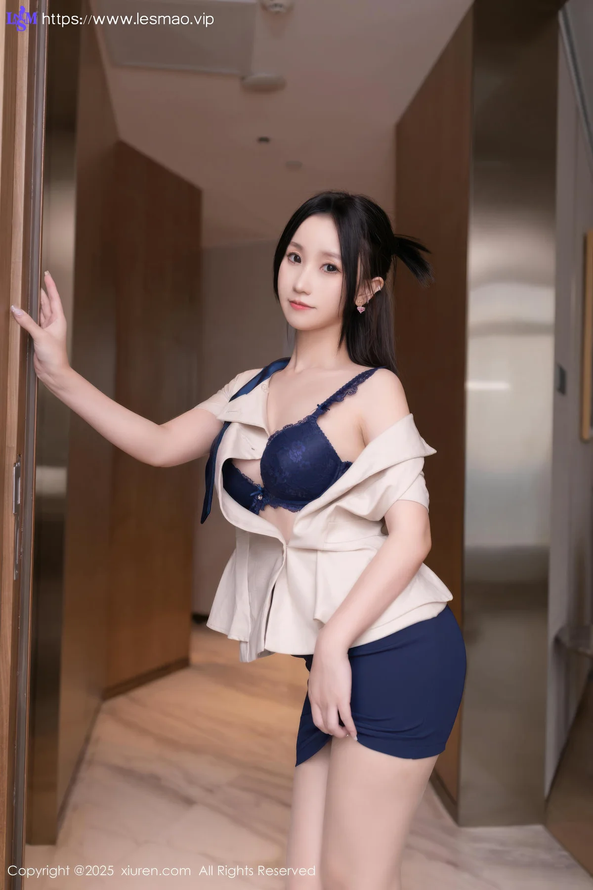 XiuRen 秀人 No.10697 杏子Yada 诱人肉色丝袜 - 7