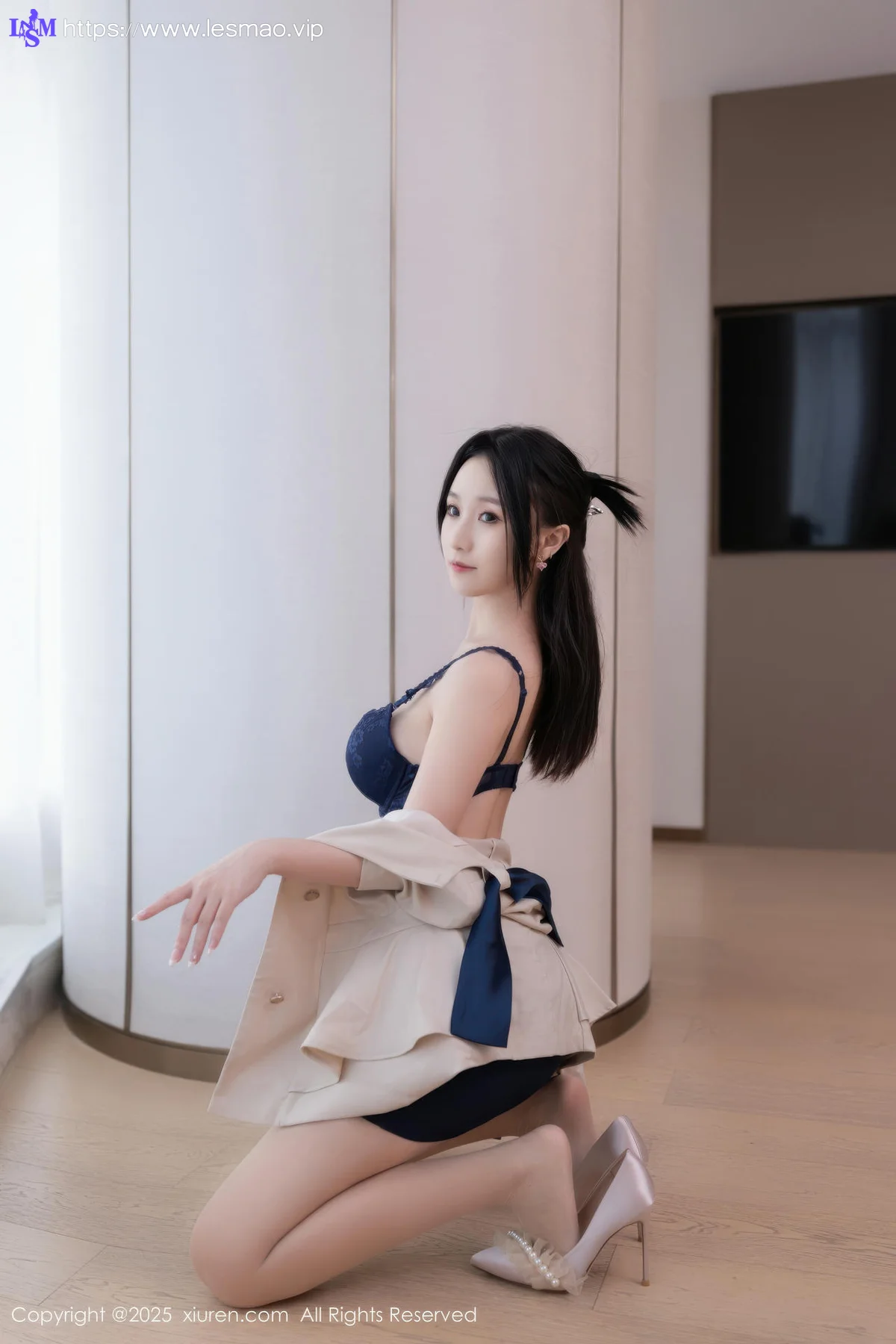 XiuRen 秀人 No.10697 杏子Yada 诱人肉色丝袜 - 4
