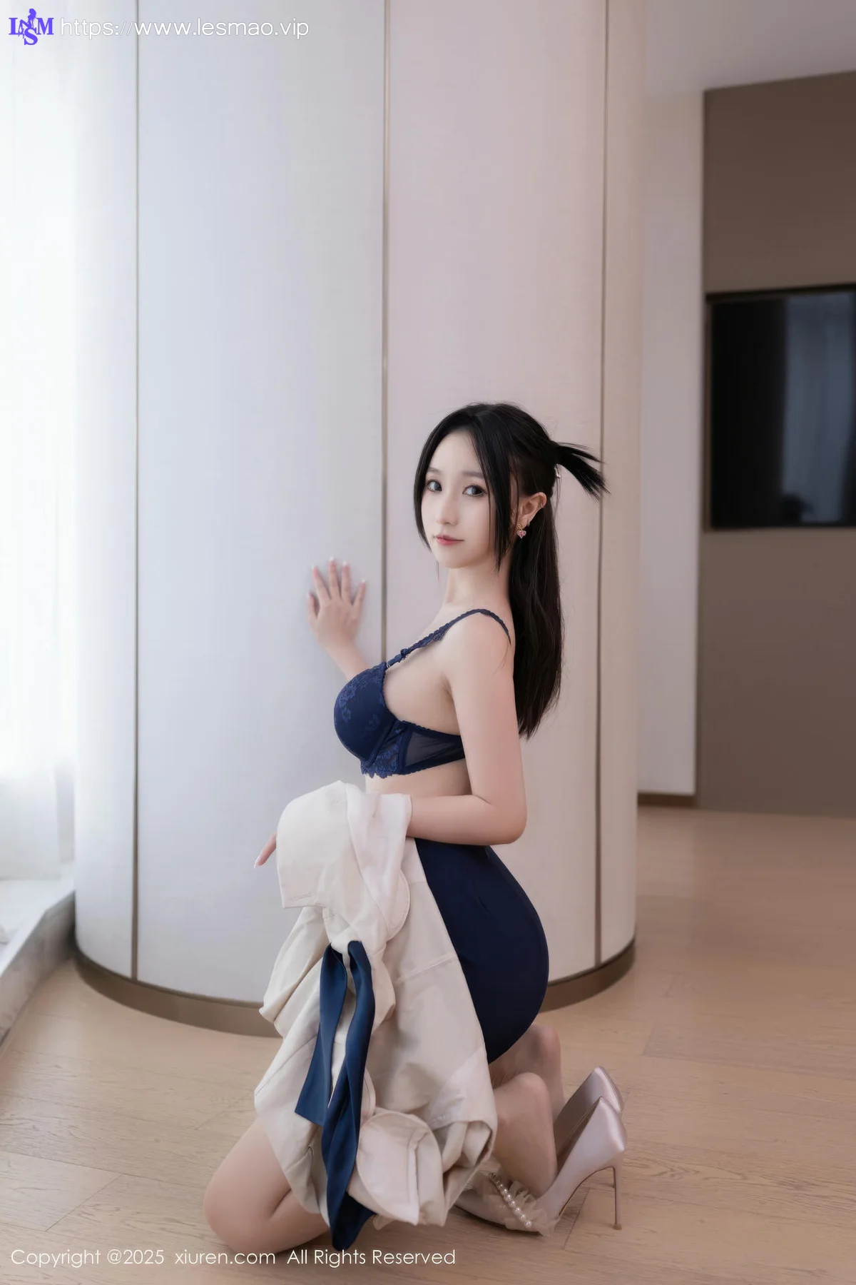 XiuRen 秀人 No.10697 杏子Yada 诱人肉色丝袜 - 5