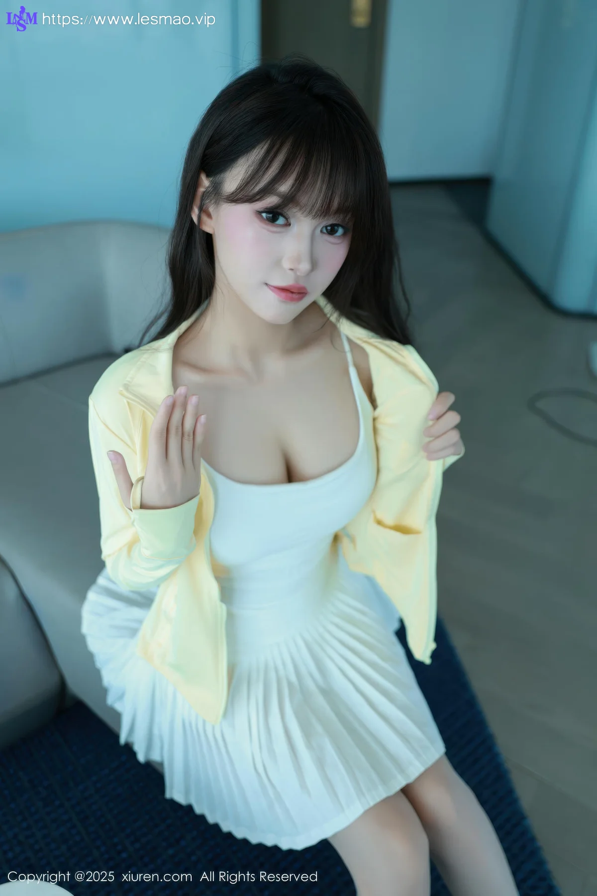 XiuRen 秀人 No.10702 糯咪 白色短裙白色丝袜 - 2