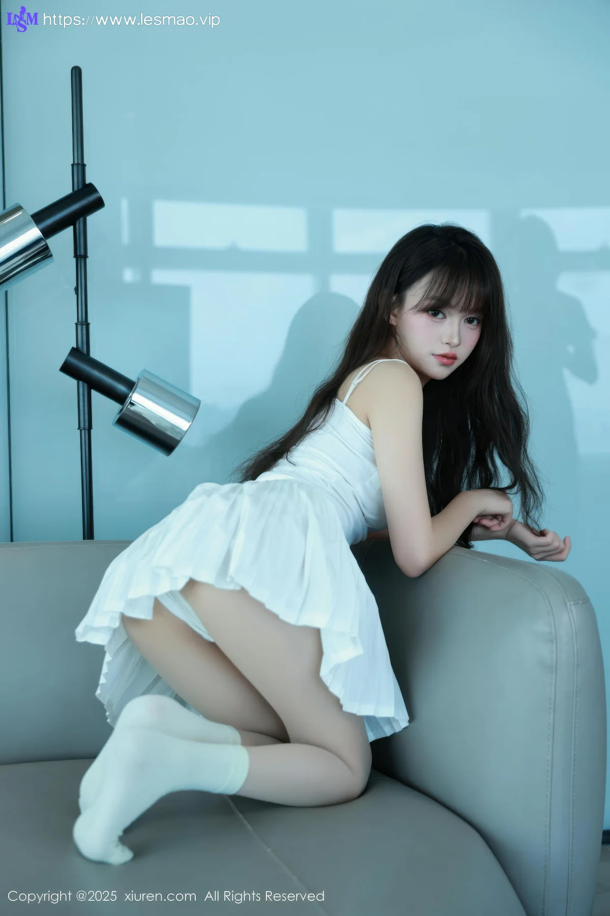 XiuRen 秀人 No.10702 糯咪 白色短裙白色丝袜 - 1