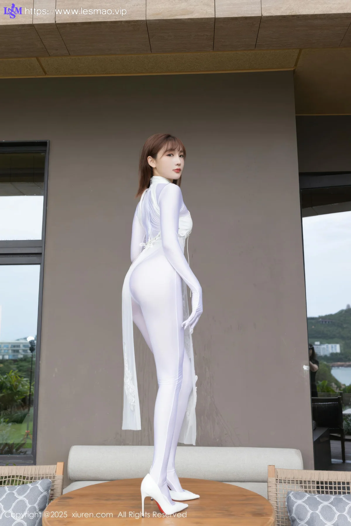 XiuRen 秀人 No.10704 陆萱萱 性感白旗袍 - 8