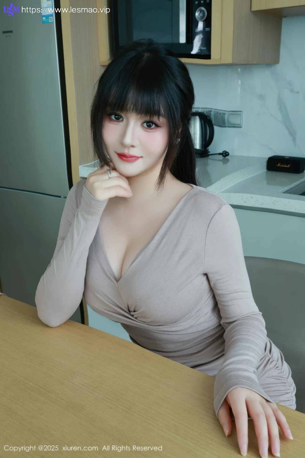 XiuRen 秀人 No.10718 南汐RuRu 诱人原色丝袜 - 2