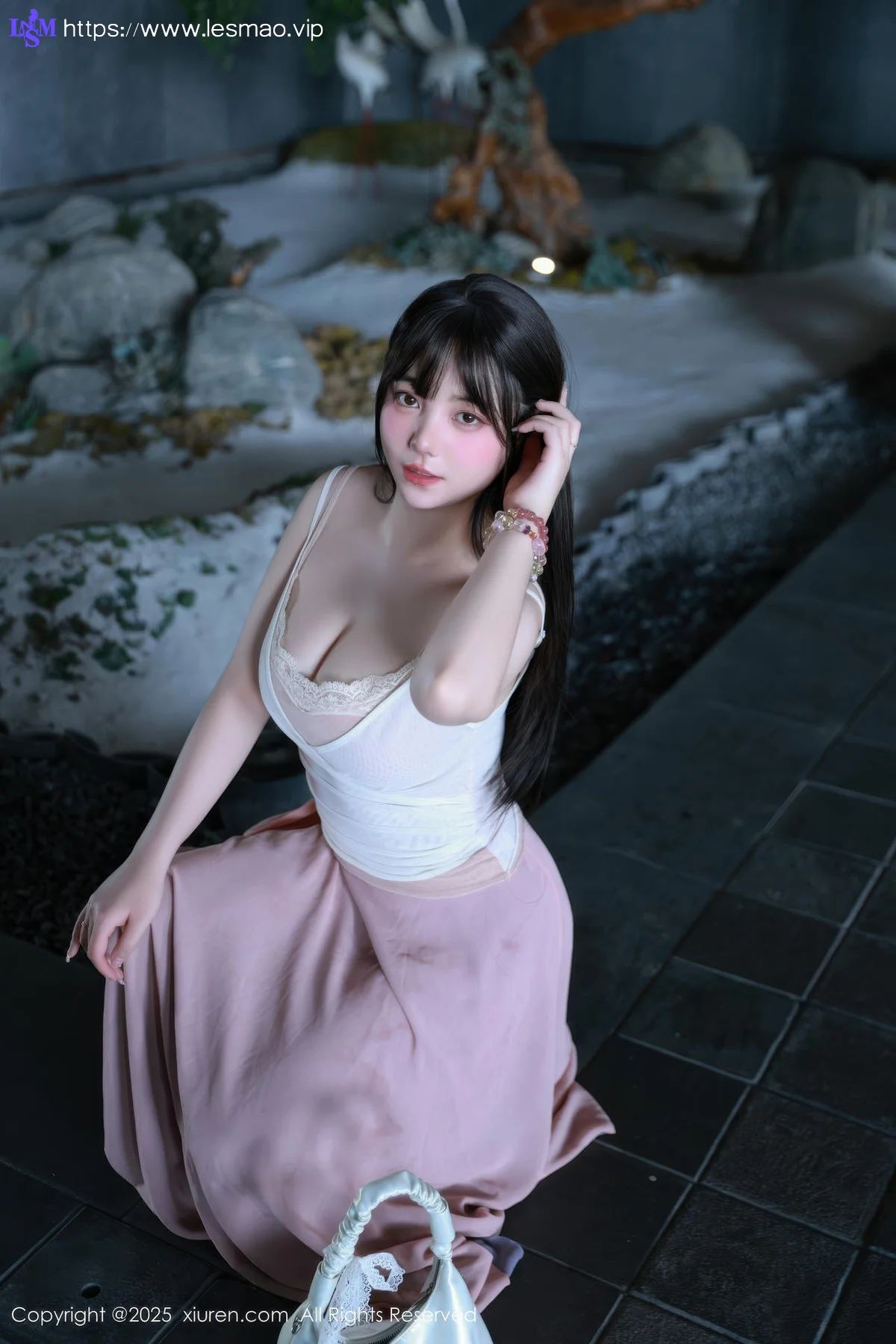 XiuRen 秀人 No.10746 软情 粉色内衣曼妙身姿 - 1