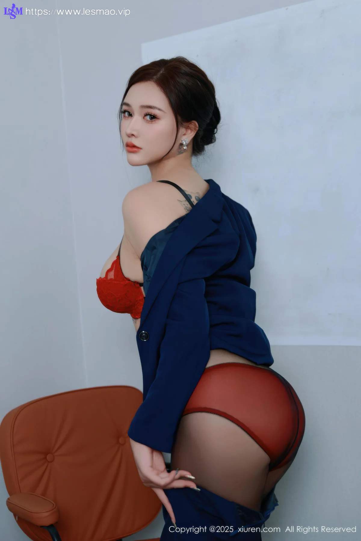 XiuRen 秀人 No.10751 娜比 深色OL服饰 - 9