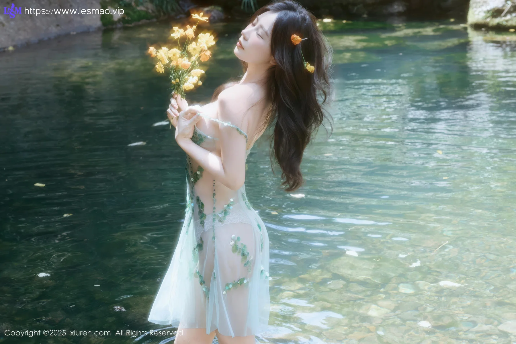 XiuRen 秀人 No.10756 尹甜甜 性感小溪亮片裙 - 4