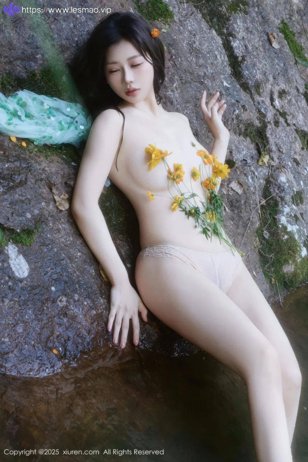 XiuRen 秀人 No.10756 尹甜甜 性感小溪亮片裙 - 2
