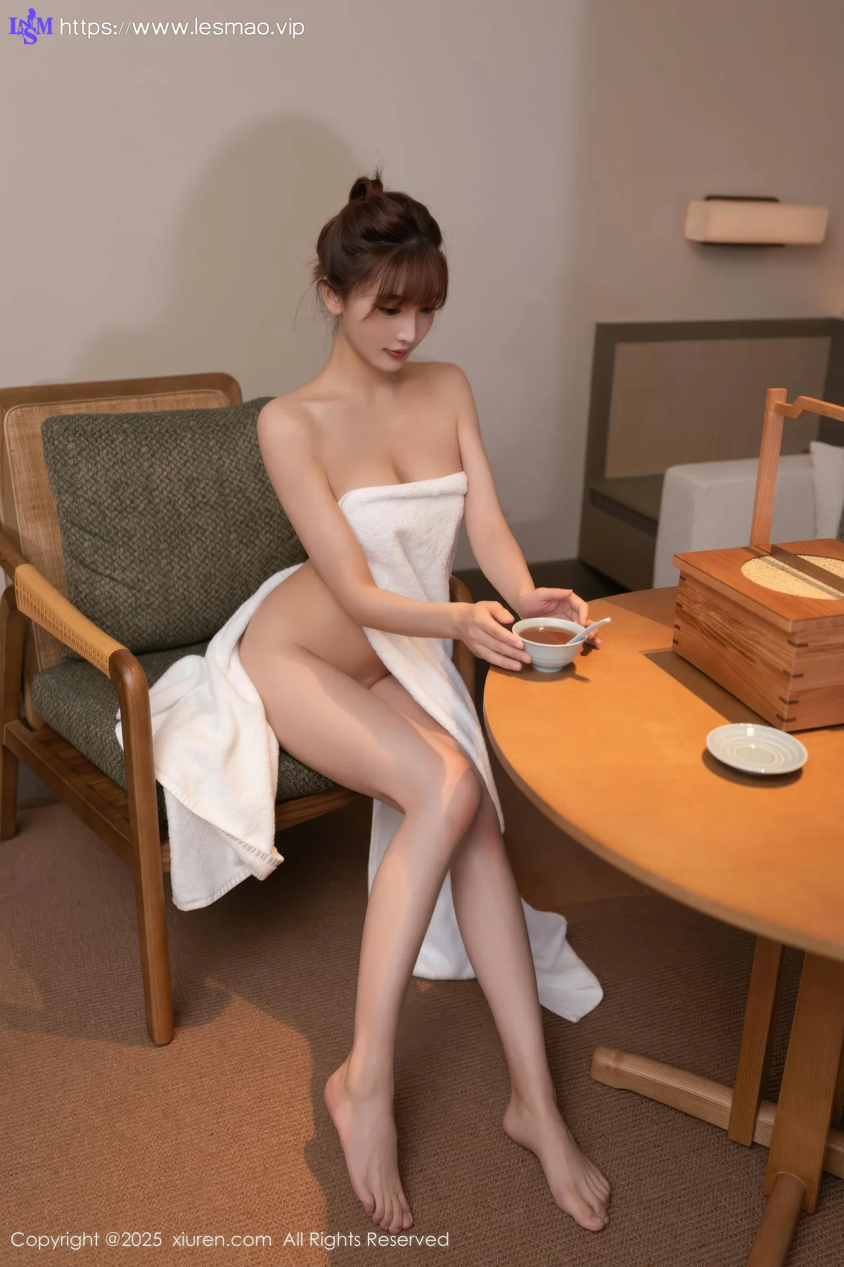XiuRen 秀人 No.10757 陆萱萱 浅色长裙诱人白色丝袜 - 6