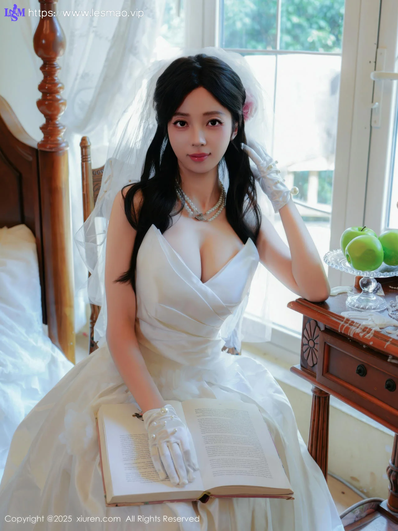 XiuRen 秀人 No.10769 朱朱molly 白色婚纱白色丝袜 - 1