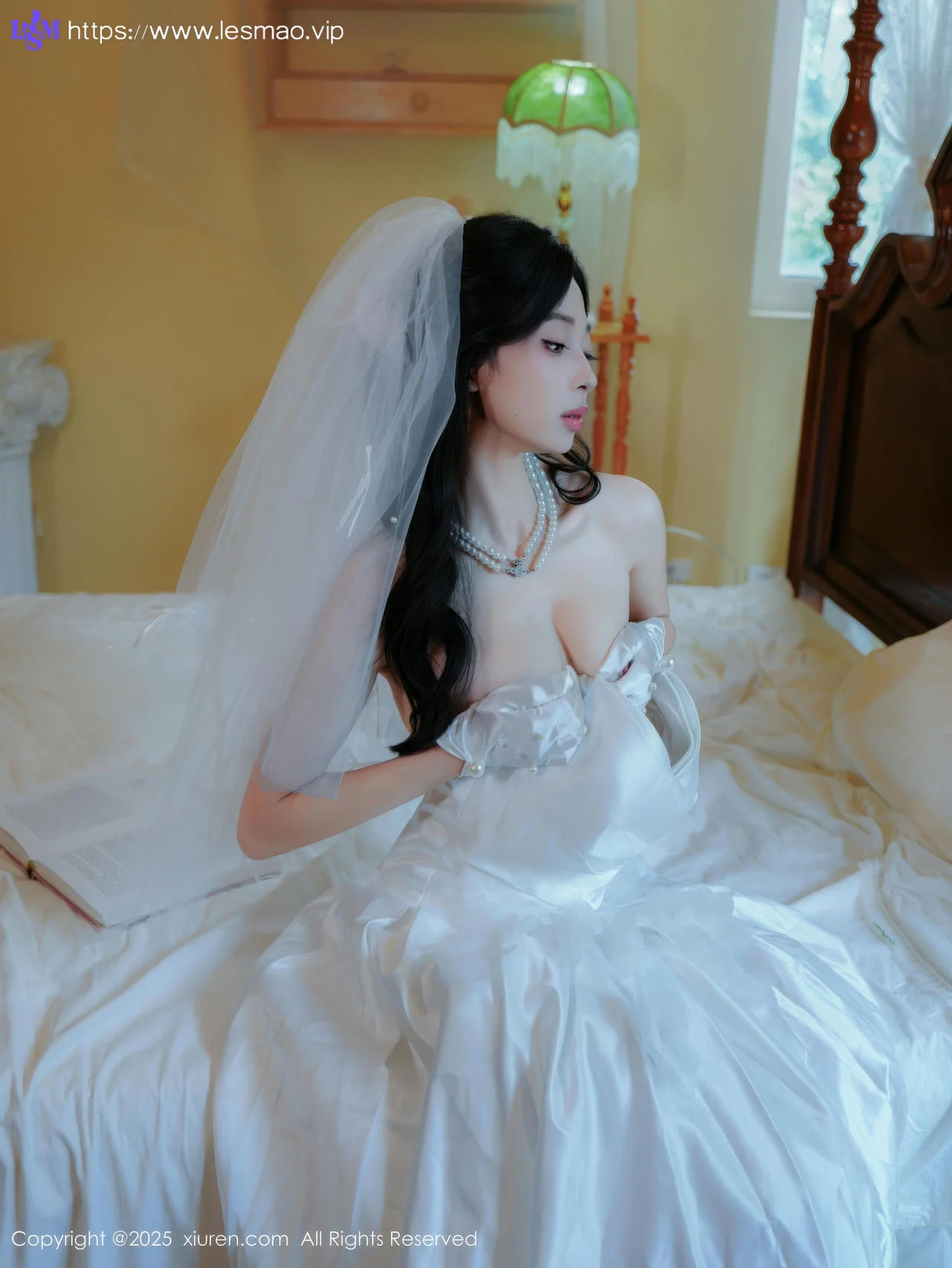 XiuRen 秀人 No.10769 朱朱molly 白色婚纱白色丝袜 - 1