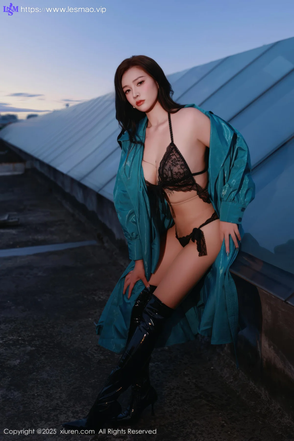 XiuRen 秀人 No.10776 娜比 蓝色风衣情趣内衣 - 1