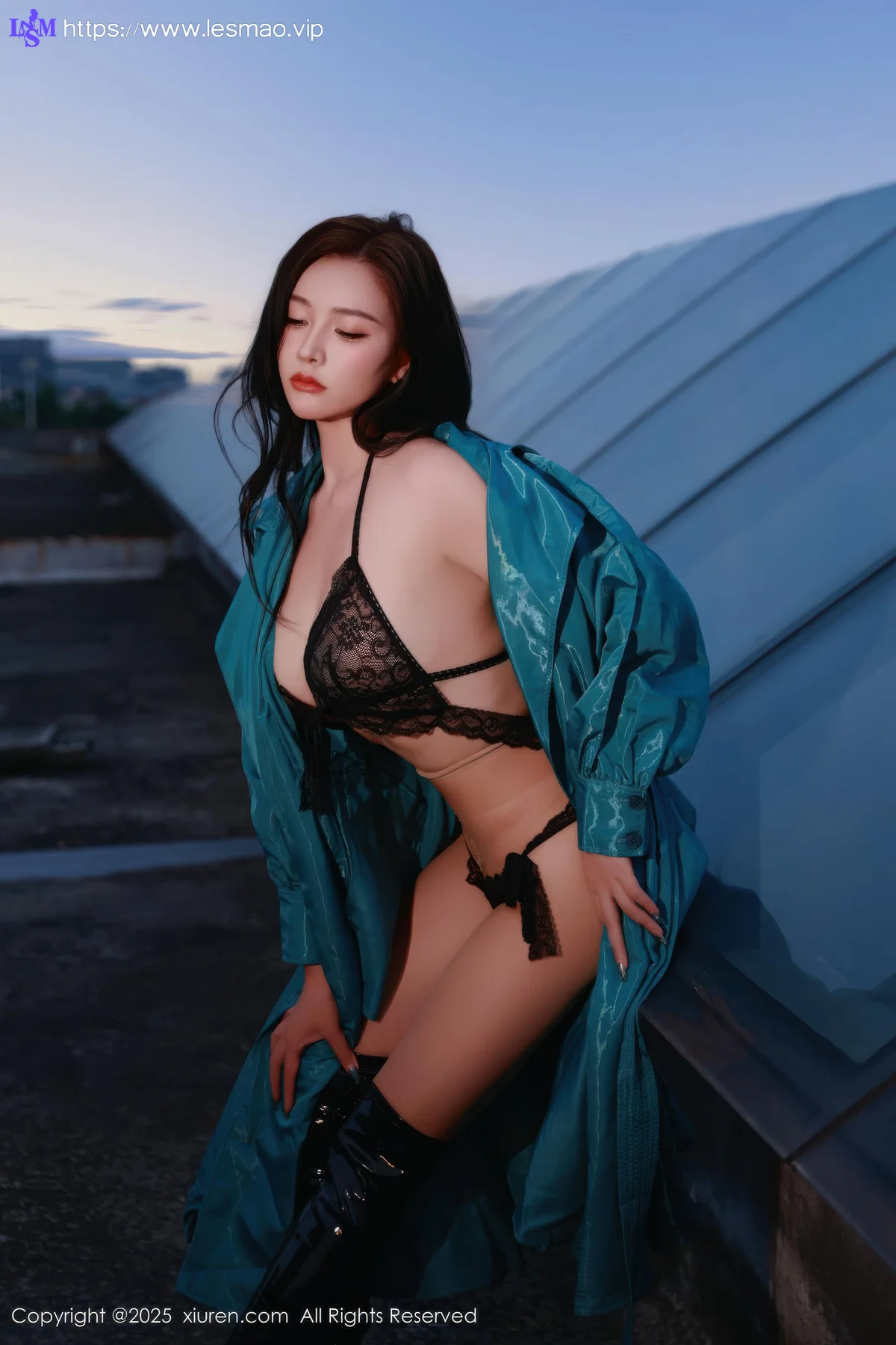 XiuRen 秀人 No.10776 娜比 蓝色风衣情趣内衣 - 2