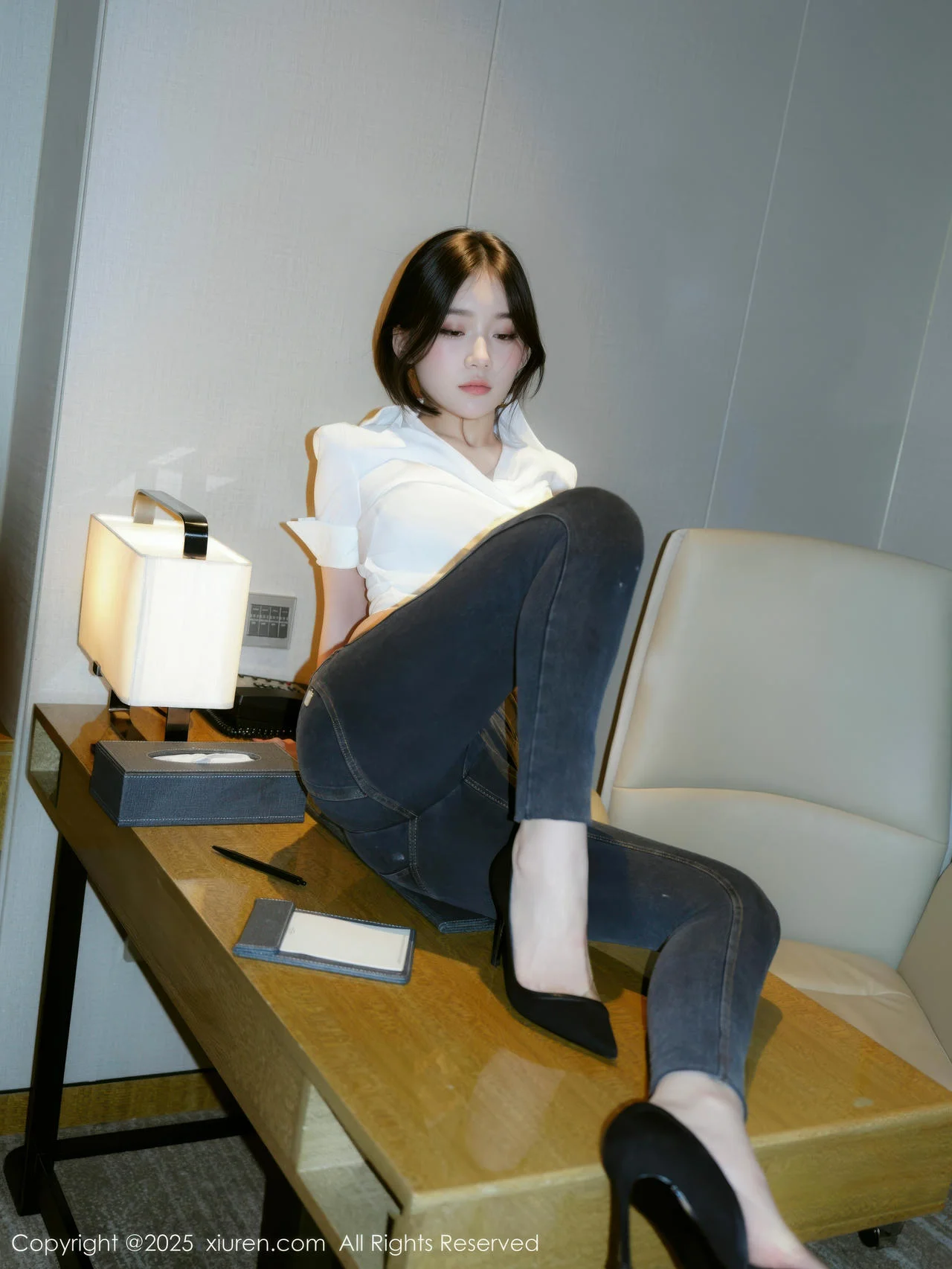 XiuRen 秀人 No.10785 汁汁 白T搭配简约长裤 - 8