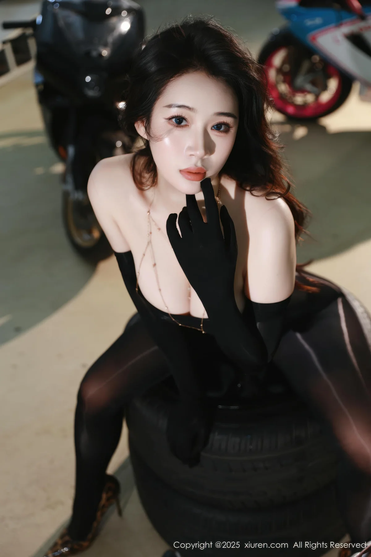 XiuRen 秀人 No.10788 南乔 杏色风衣连体丝袜 - 6