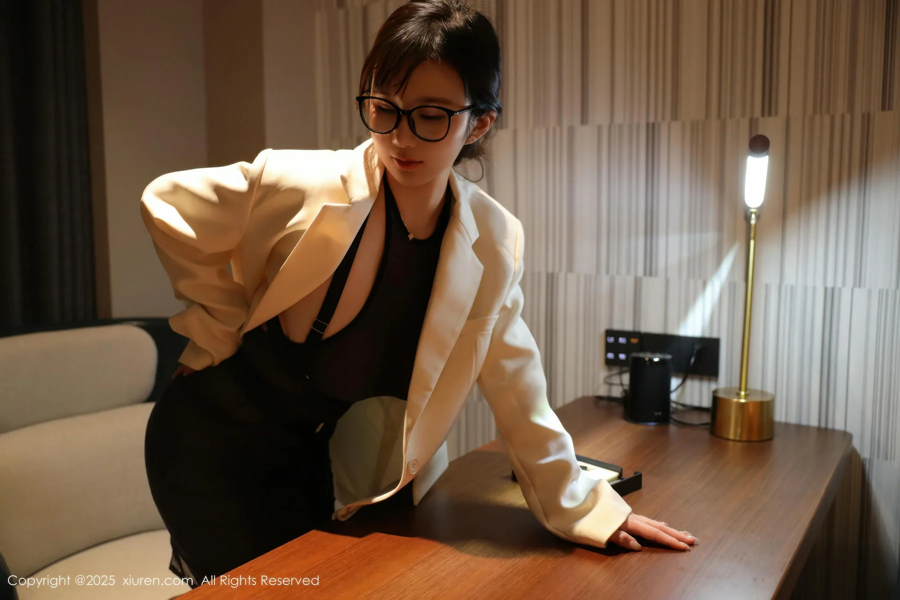 XiuRen 秀人 No.10805 小肉肉咪 白色OL服饰 - 7