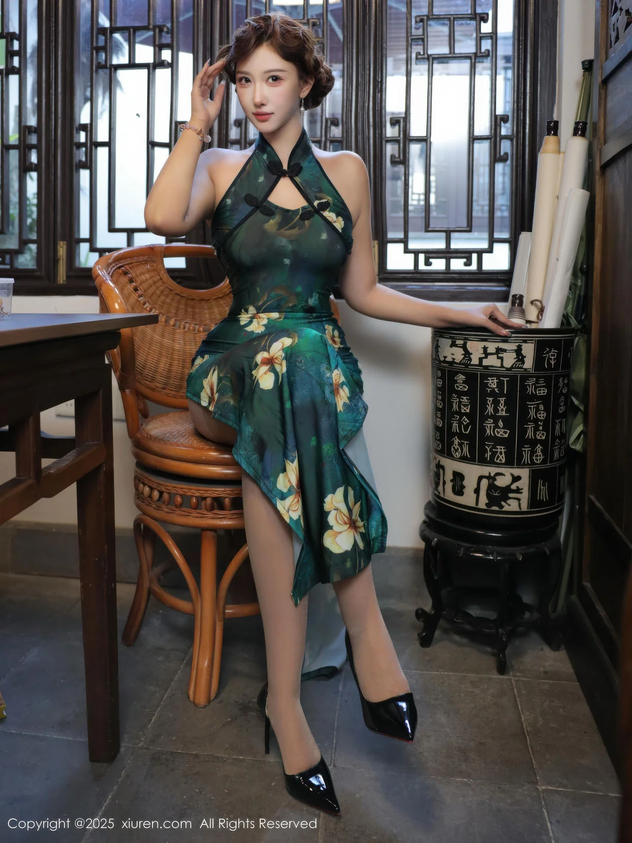 XiuRen 秀人 No.10815 金允希Yuki 绿色旗袍肉丝 - 2