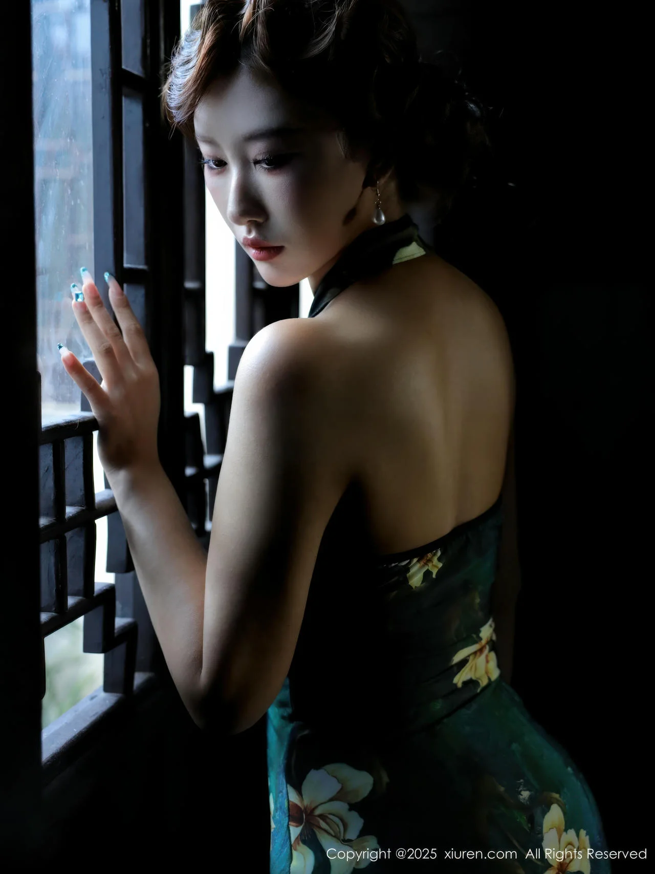 XiuRen 秀人 No.10815 金允希Yuki 绿色旗袍肉丝 - 4