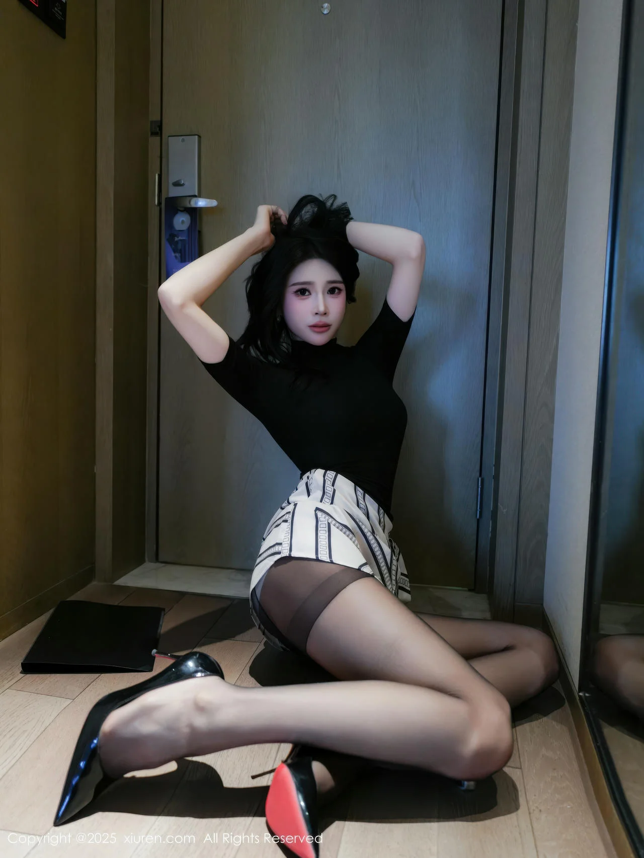XiuRen 秀人 No.10817 椰汁糯米姬 黑色T恤诱惑 - 10