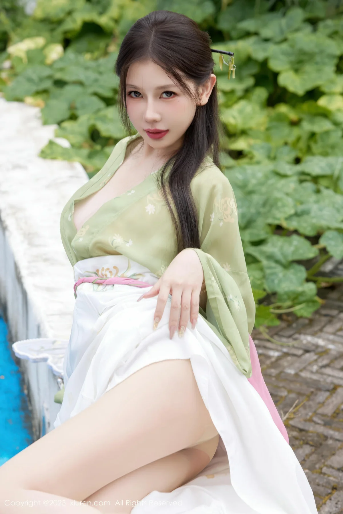 XiuRen 秀人 No.10834 尹甜甜sunny 中秋主题拍摄汉服装扮 - 1