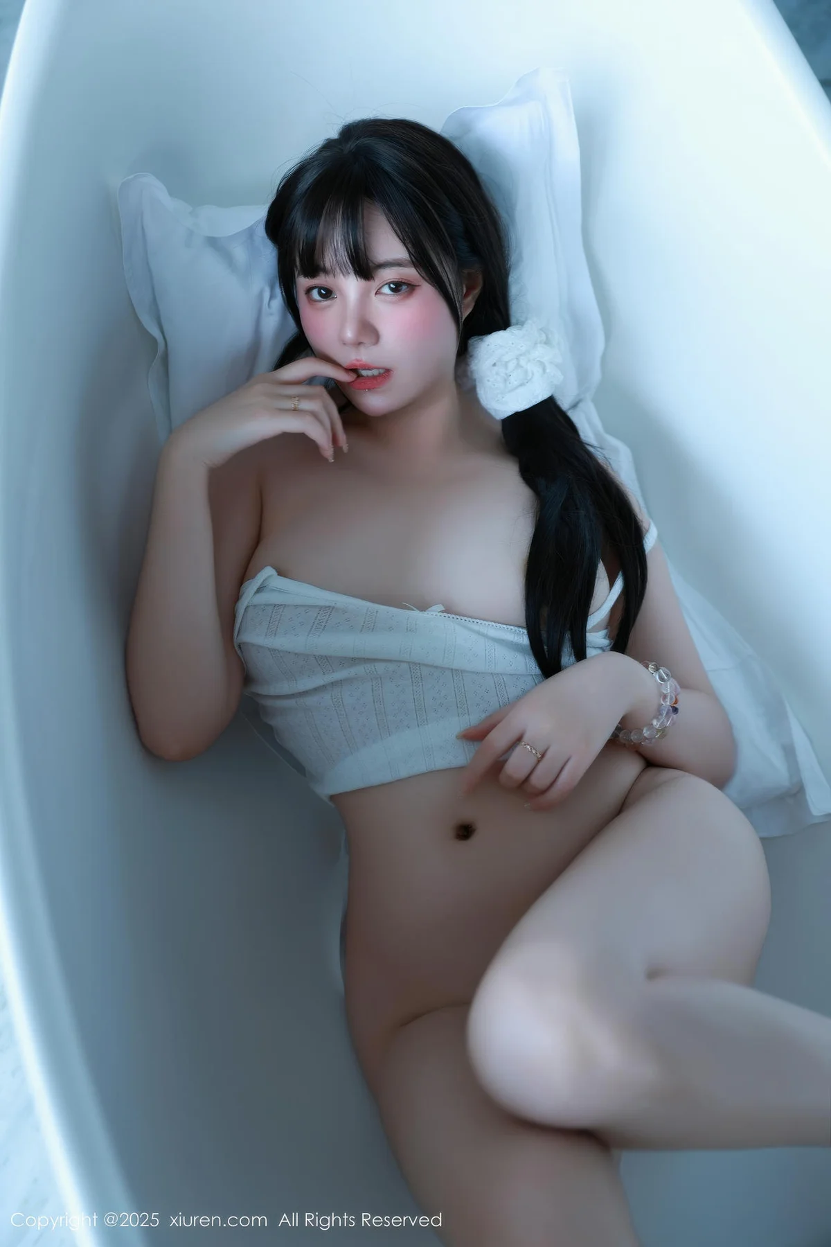 XiuRen 秀人 No.10841 软情 白色吊带短裤 - 9