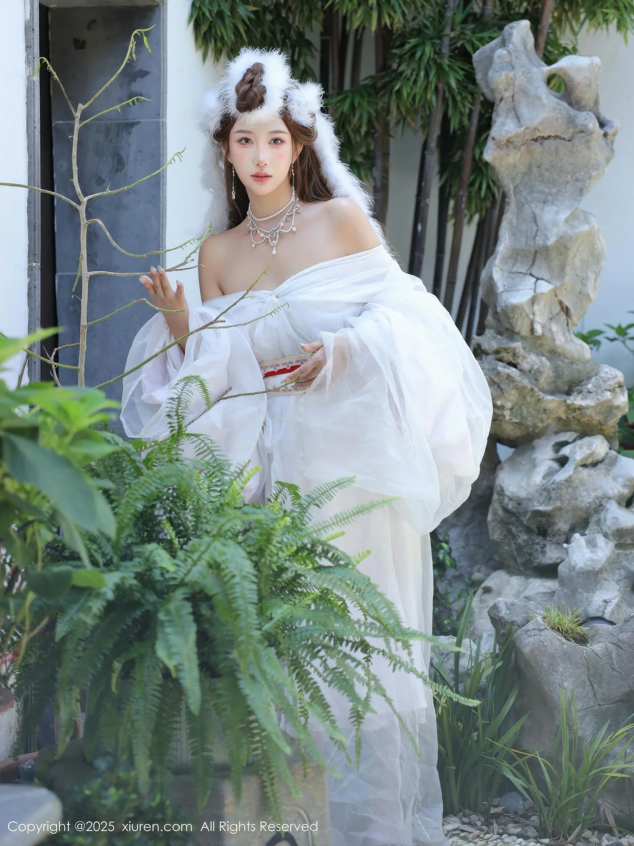 XiuRen 秀人 No.10843 金允希Yuki 白色锦毛鼠装扮 - 2