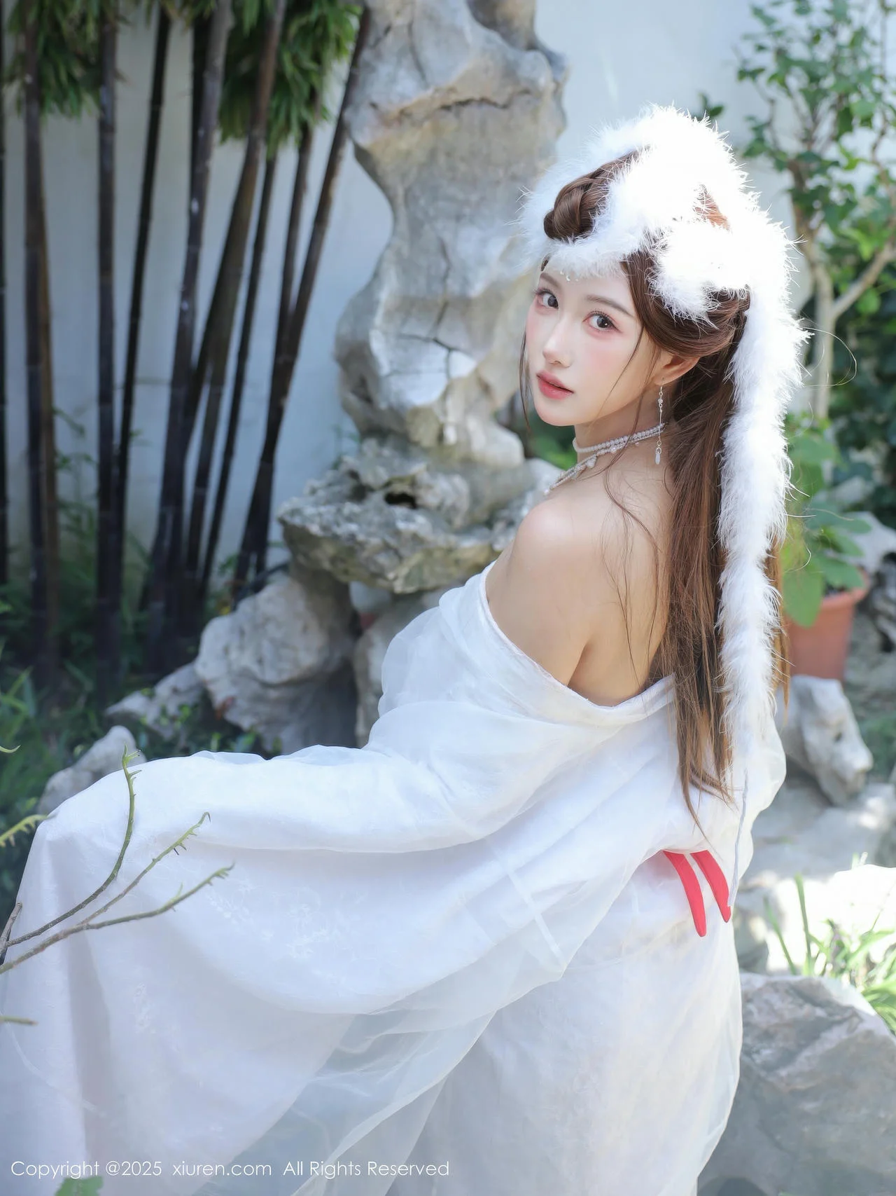 XiuRen 秀人 No.10843 金允希Yuki 白色锦毛鼠装扮 - 2